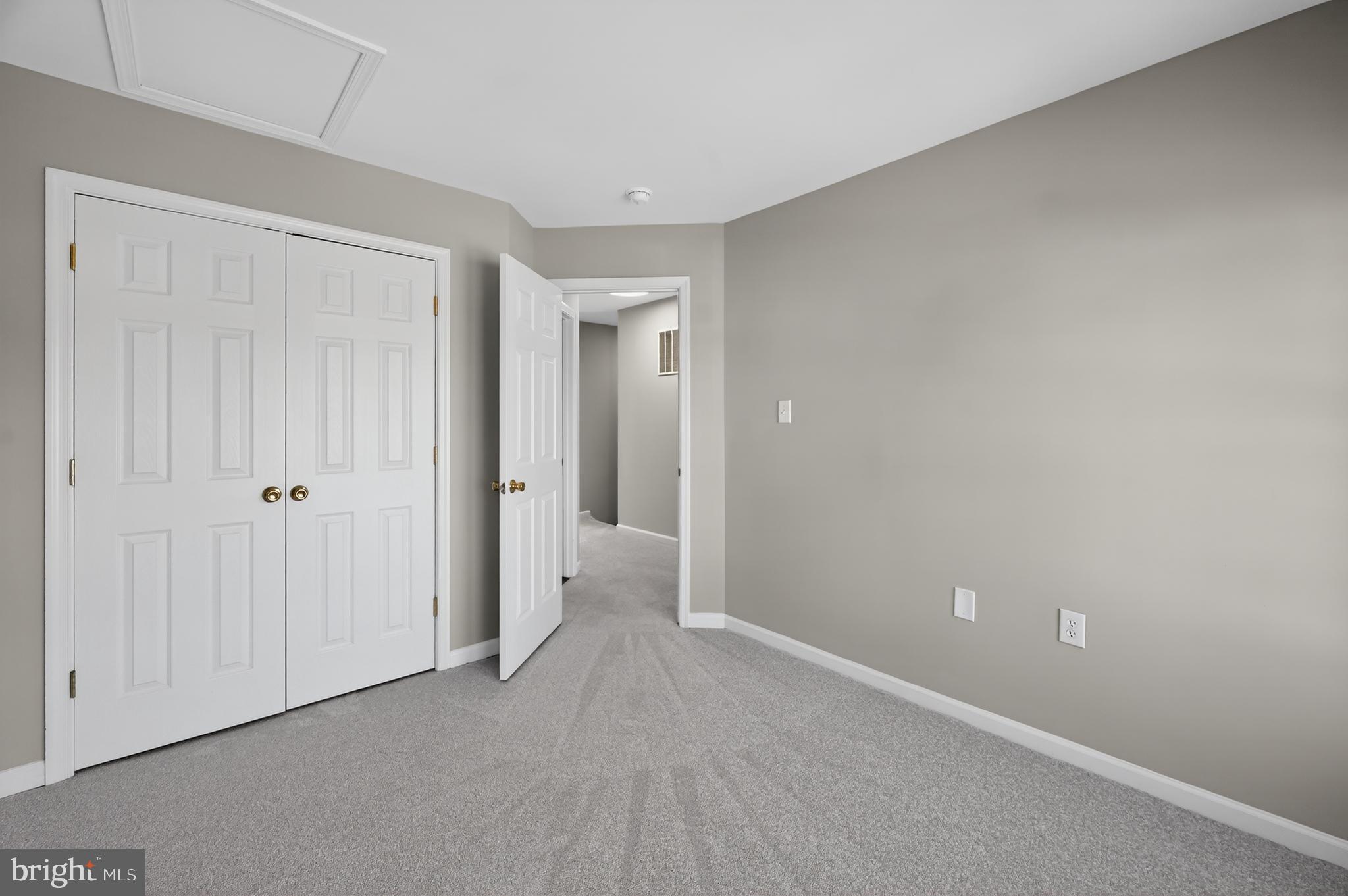 MANOR PARK - Residential