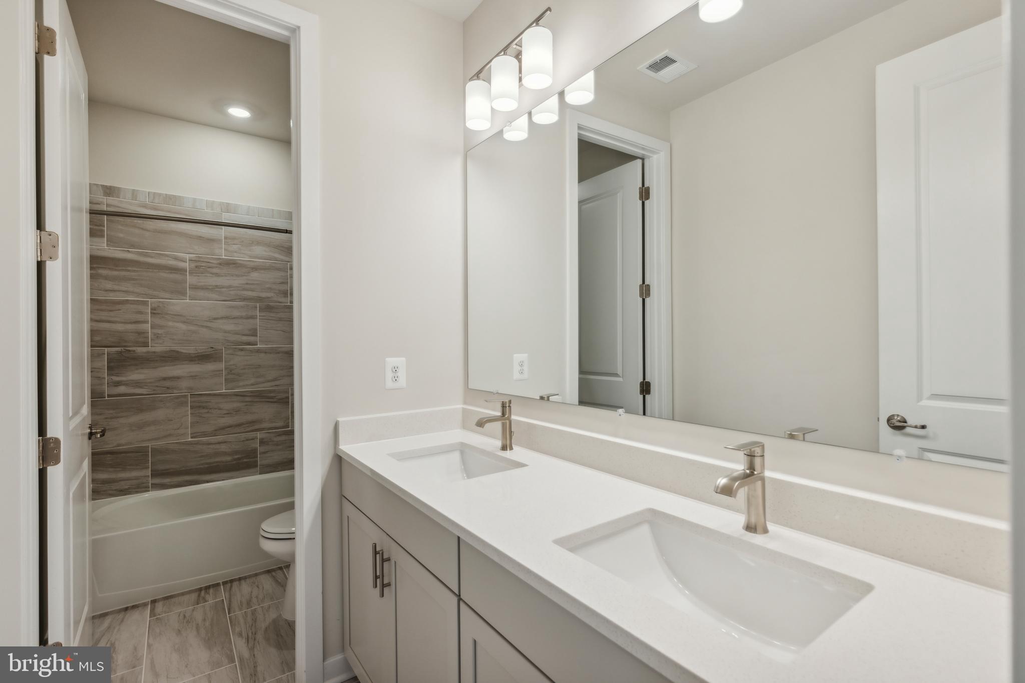 PARKSIDE PRESERVE - Residential