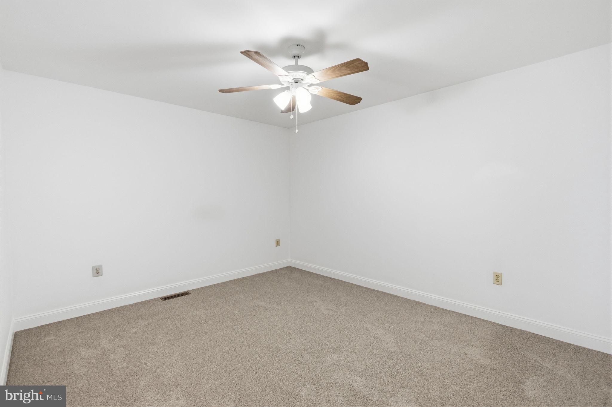 MONTGOMERY WALK - Residential