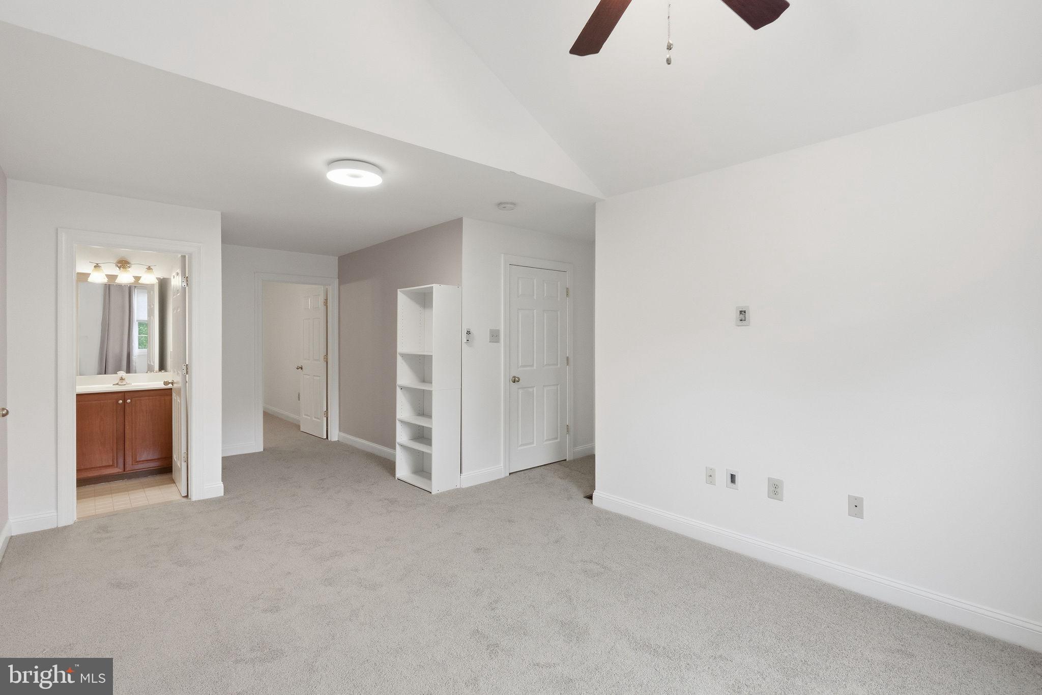 MONTGOMERY WALK - Residential