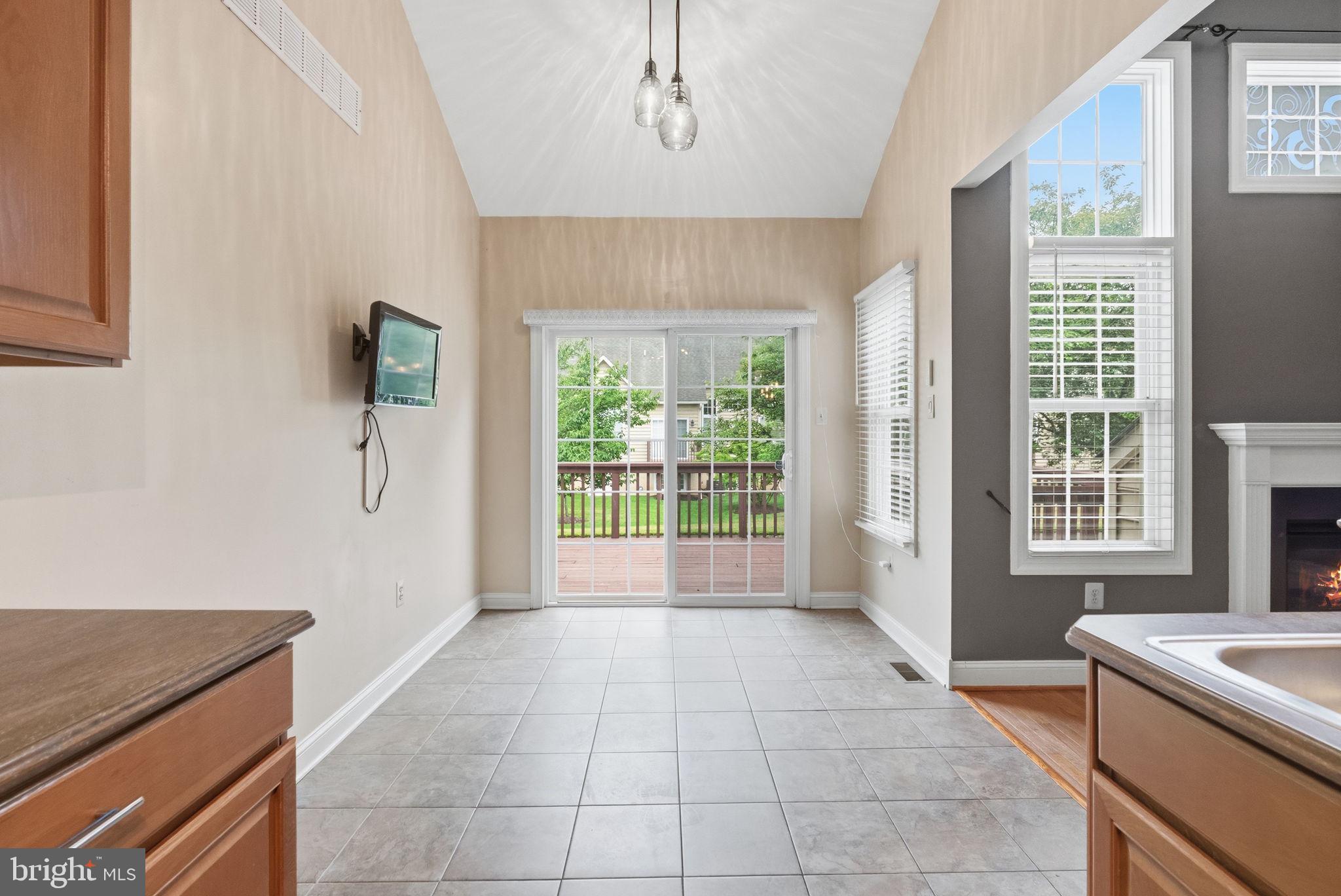 MONTGOMERY WALK - Residential