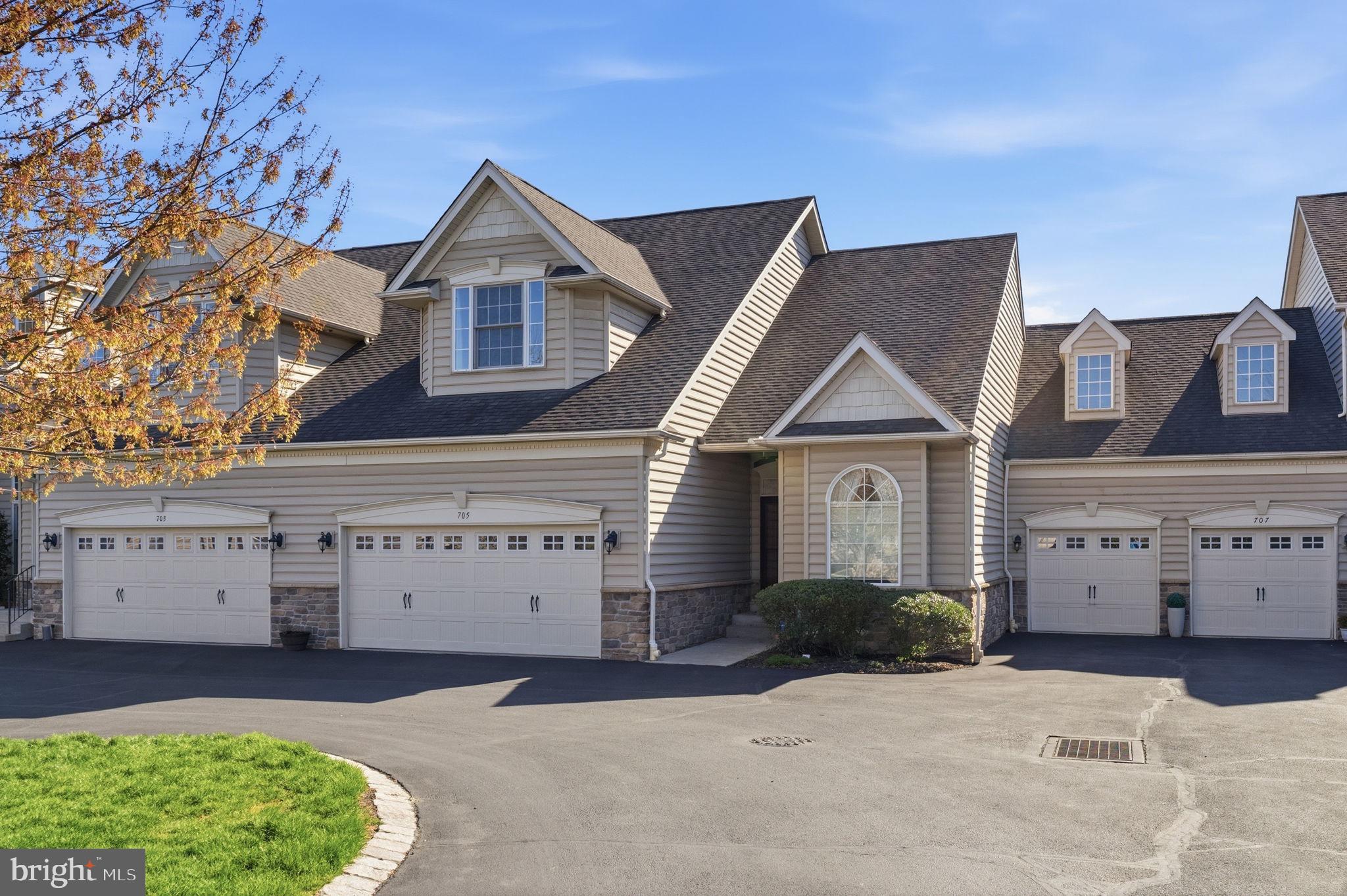 MONTGOMERY WALK - Residential