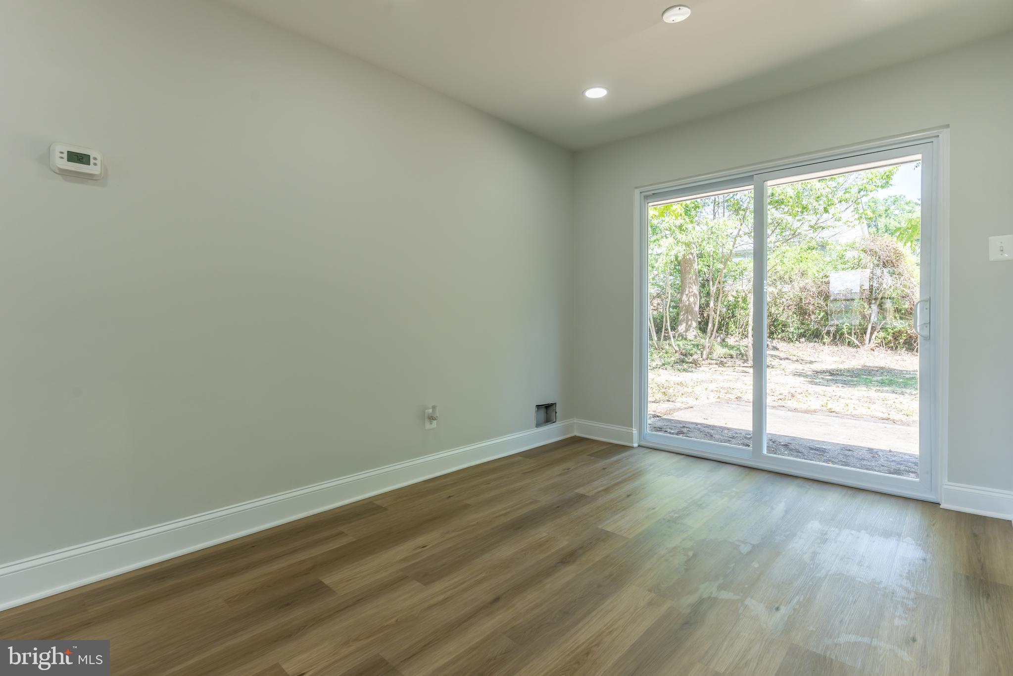 NORTH SPRINGFIELD - Residential