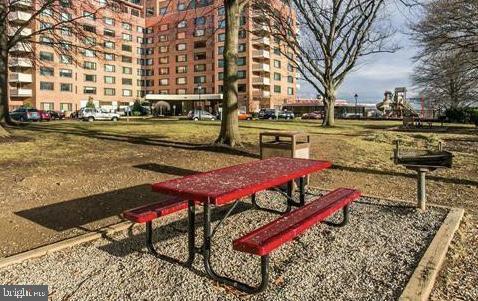 RIVER PLACE - Residential