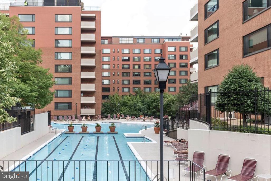 RIVER PLACE - Residential