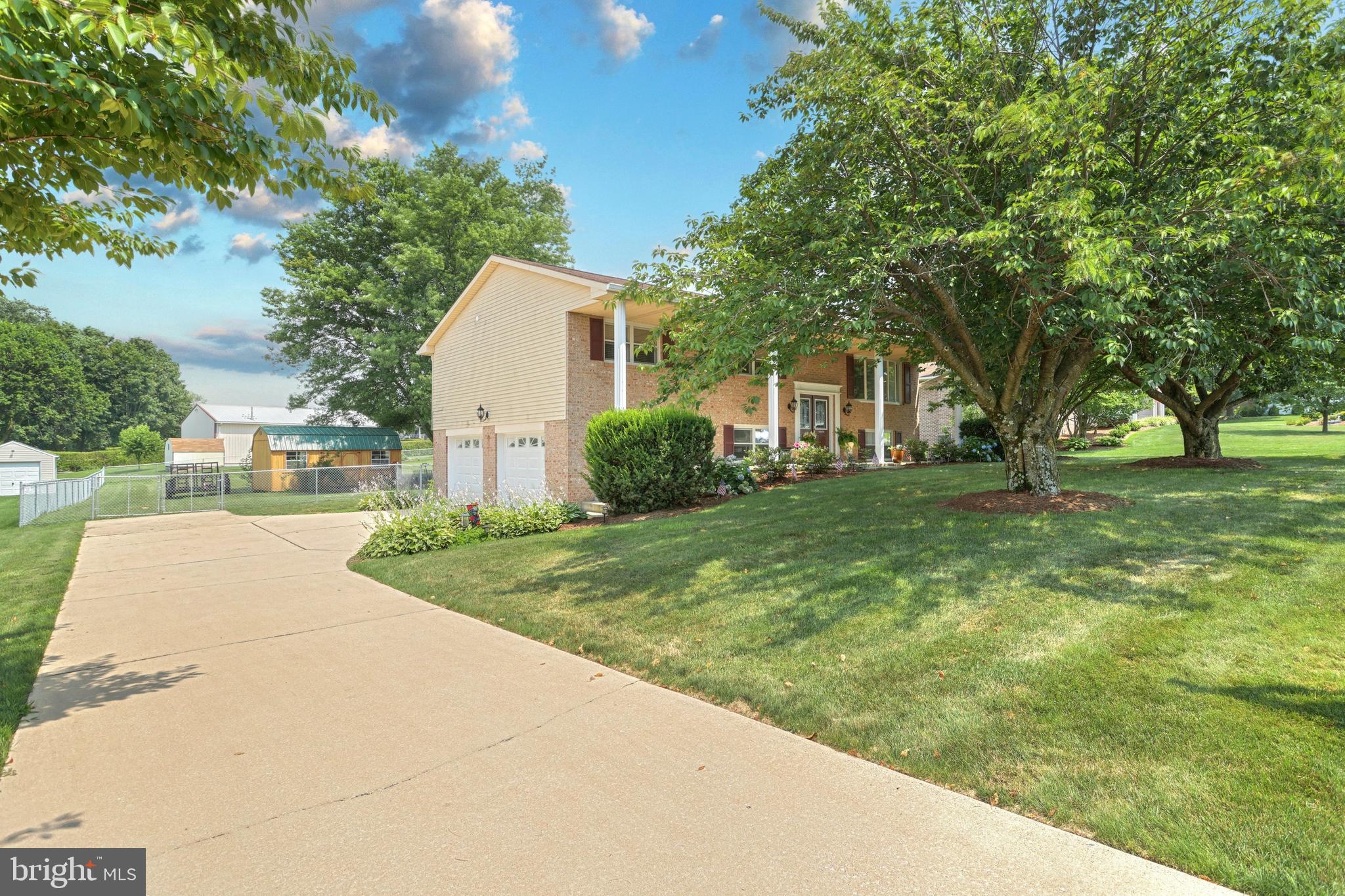 SHERWOOD FOREST - Residential