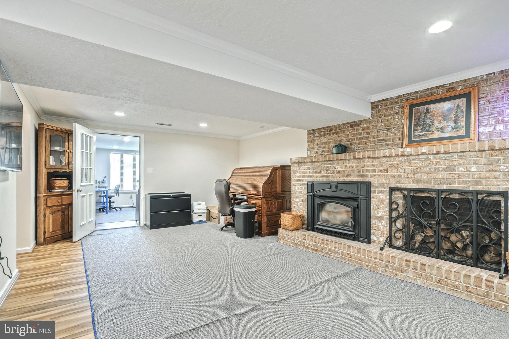 SHERWOOD FOREST - Residential