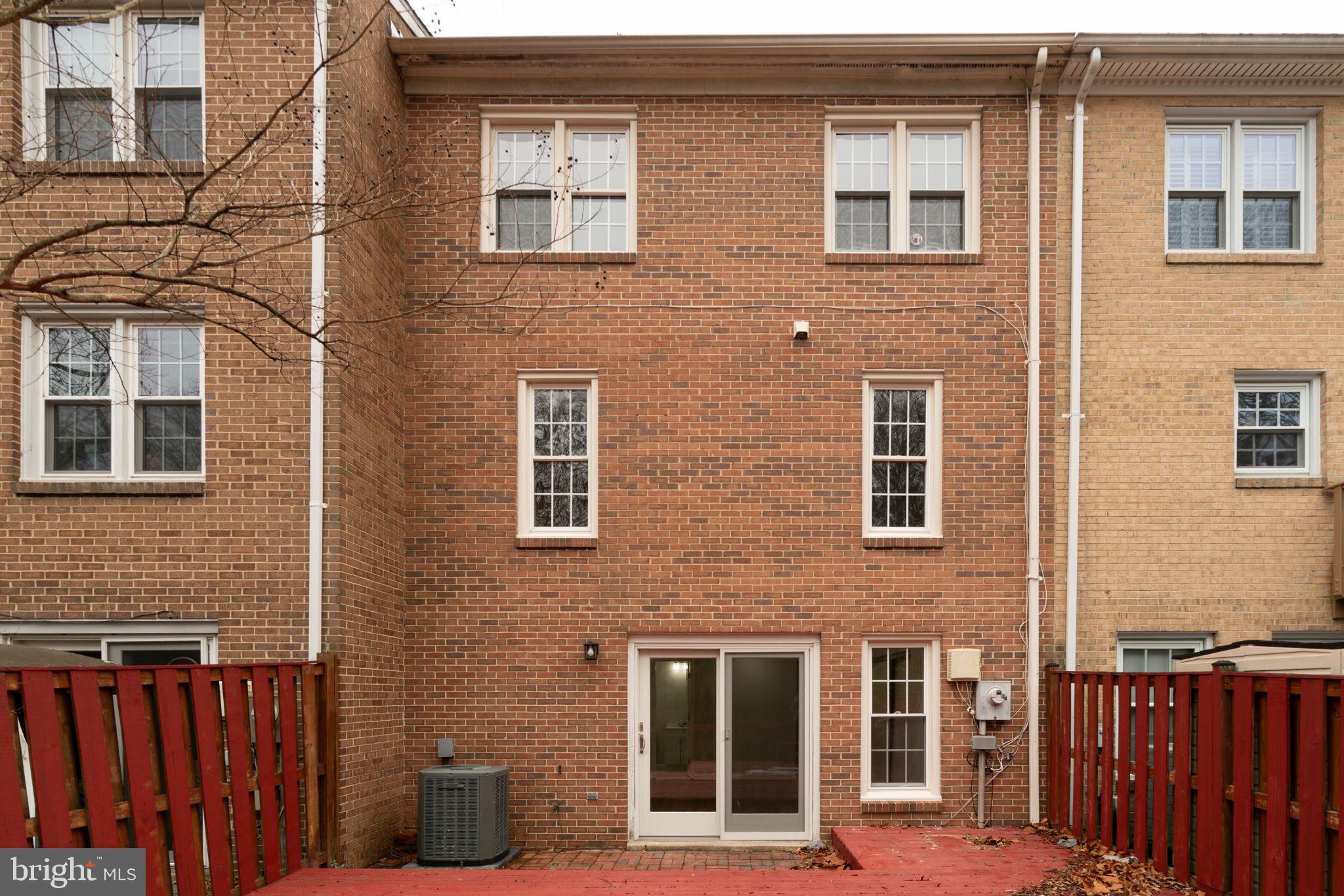 BRIARY FARMS TOWNHOMES - Residential