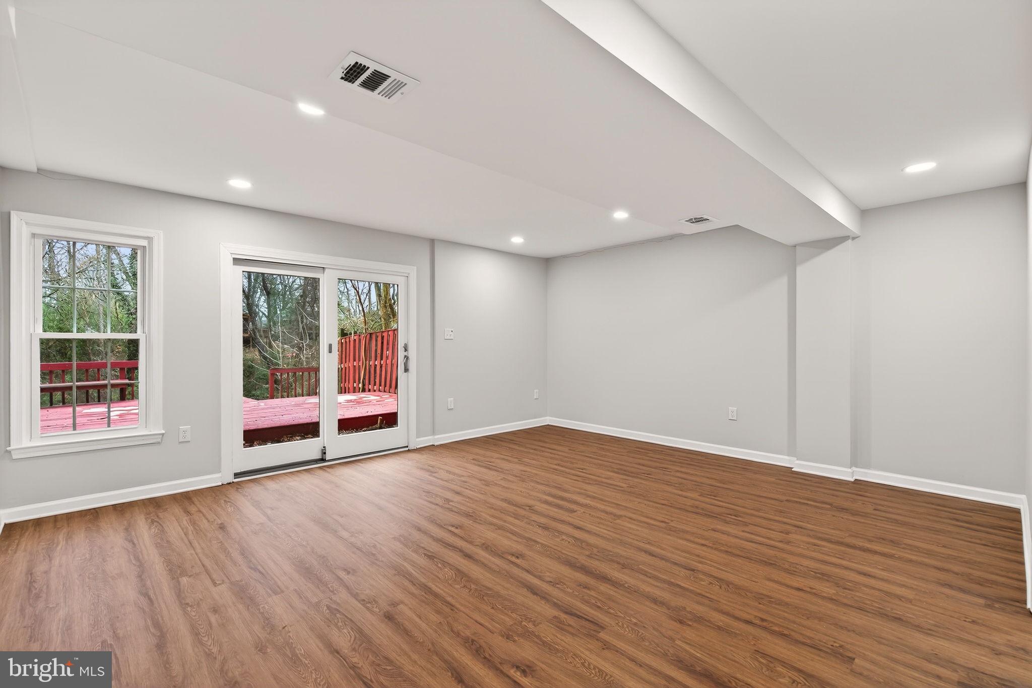 BRIARY FARMS TOWNHOMES - Residential