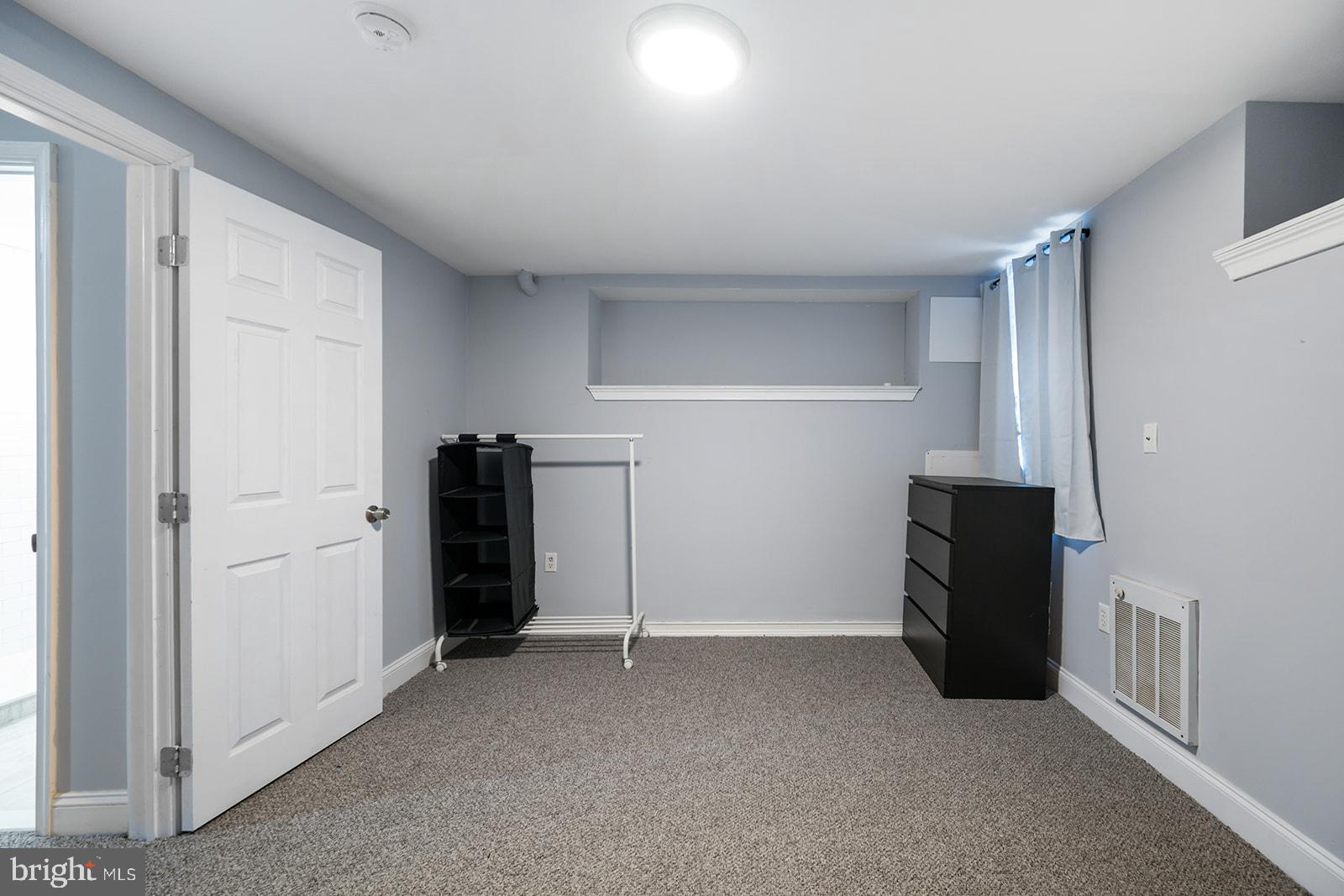 HAWTHORNE - Residential Lease