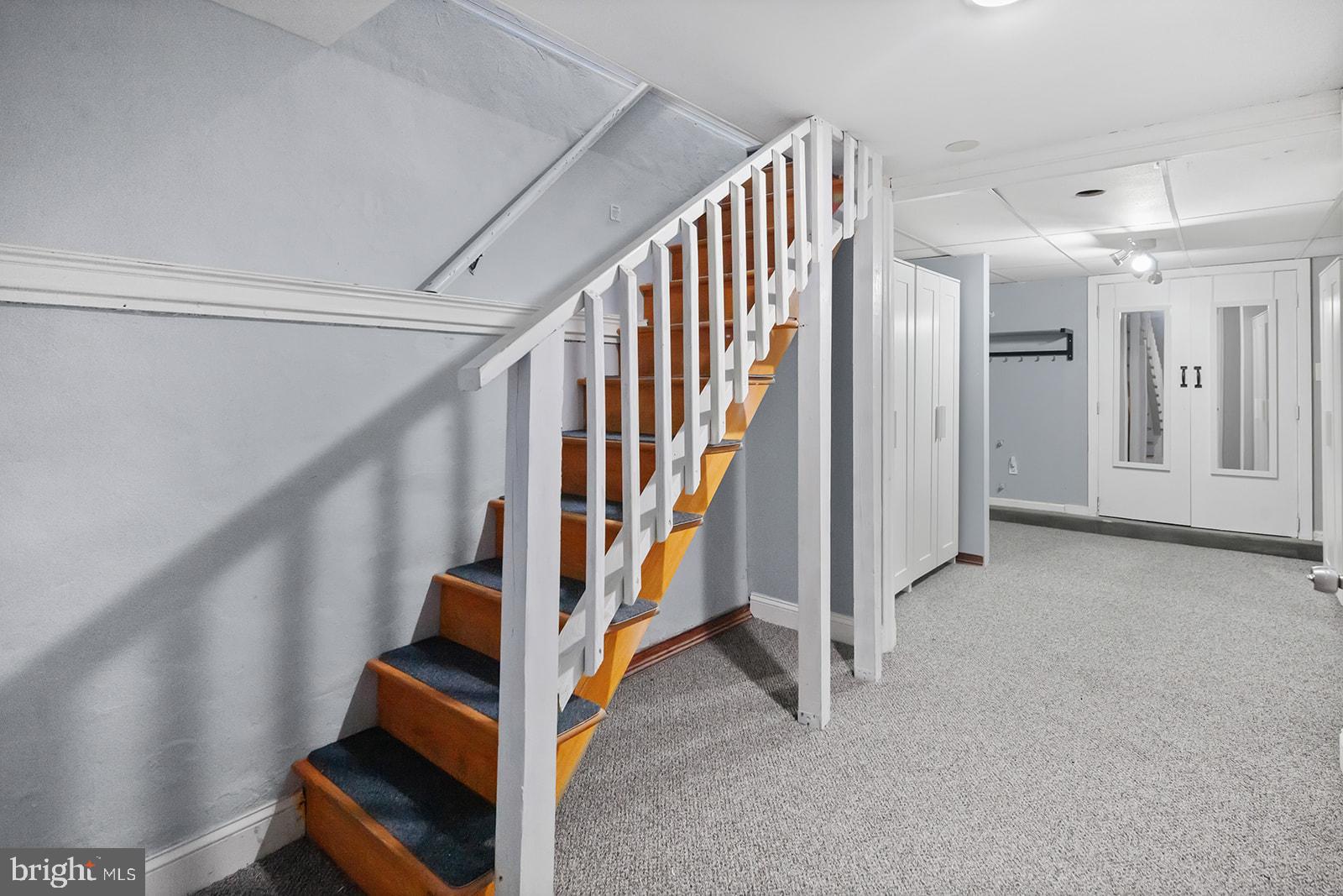 HAWTHORNE - Residential Lease