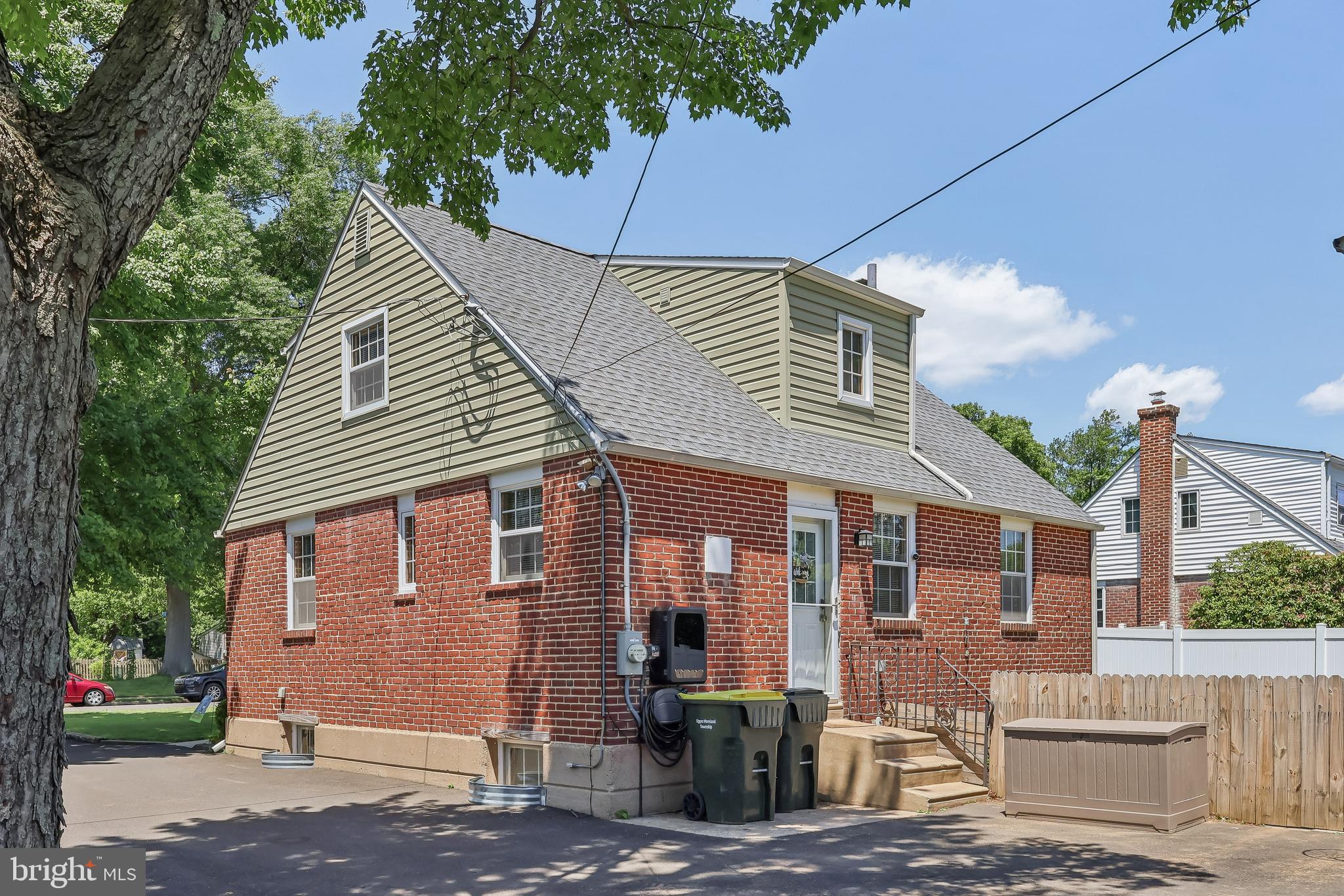 MORELAND MANOR - Residential