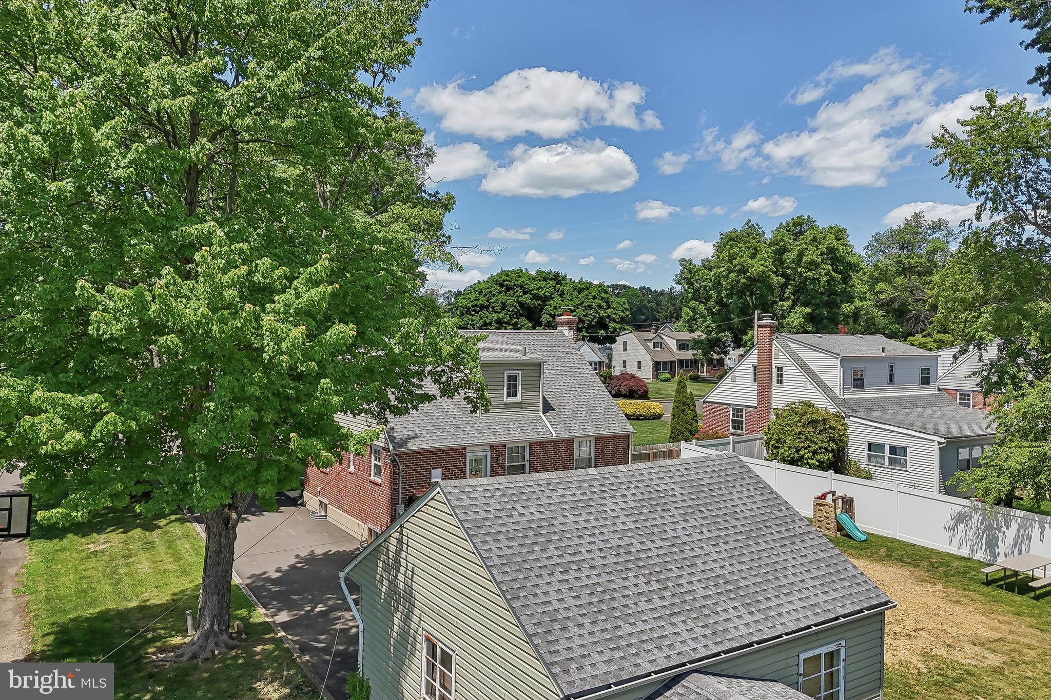 MORELAND MANOR - Residential