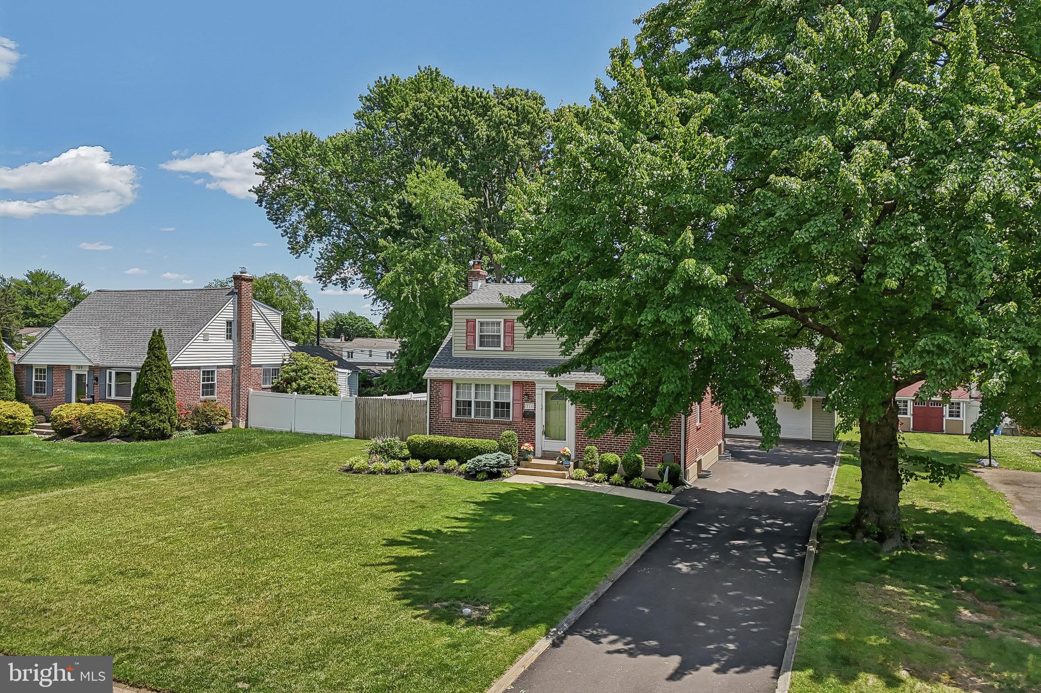 MORELAND MANOR - Residential