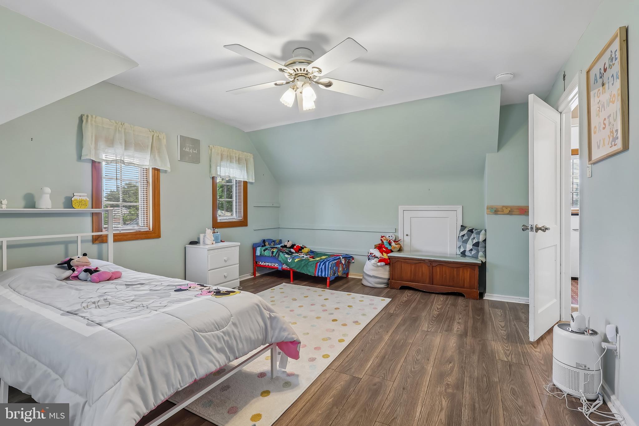 MORELAND MANOR - Residential