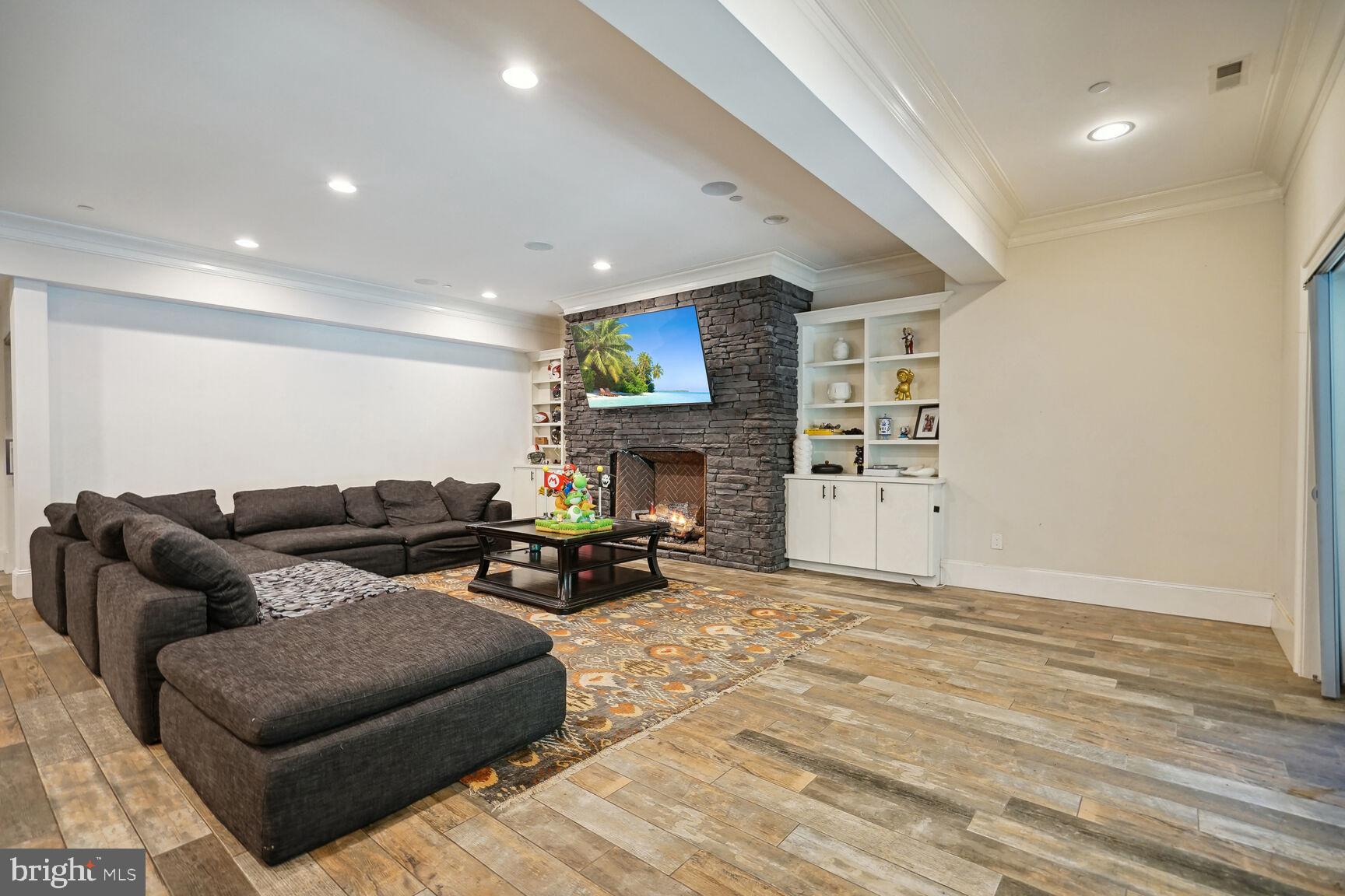 TRIADELPHIA MILL FARM - Residential