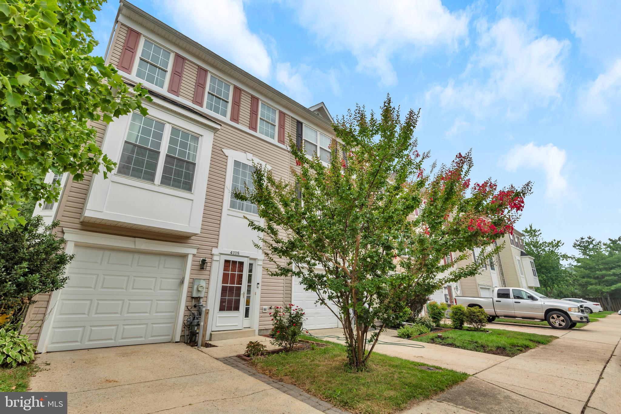 APPLEGATE NORTH - Residential