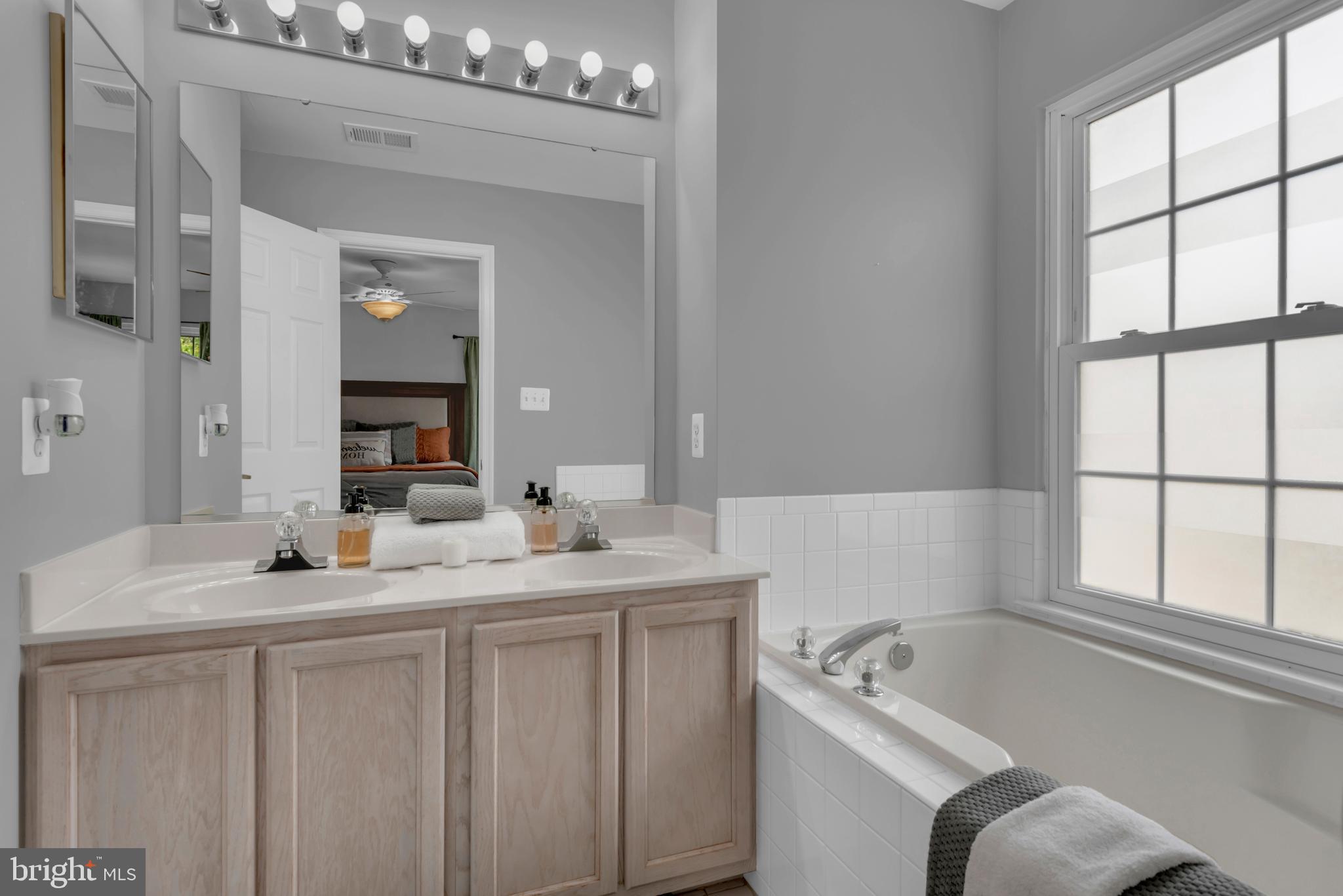 APPLEGATE NORTH - Residential