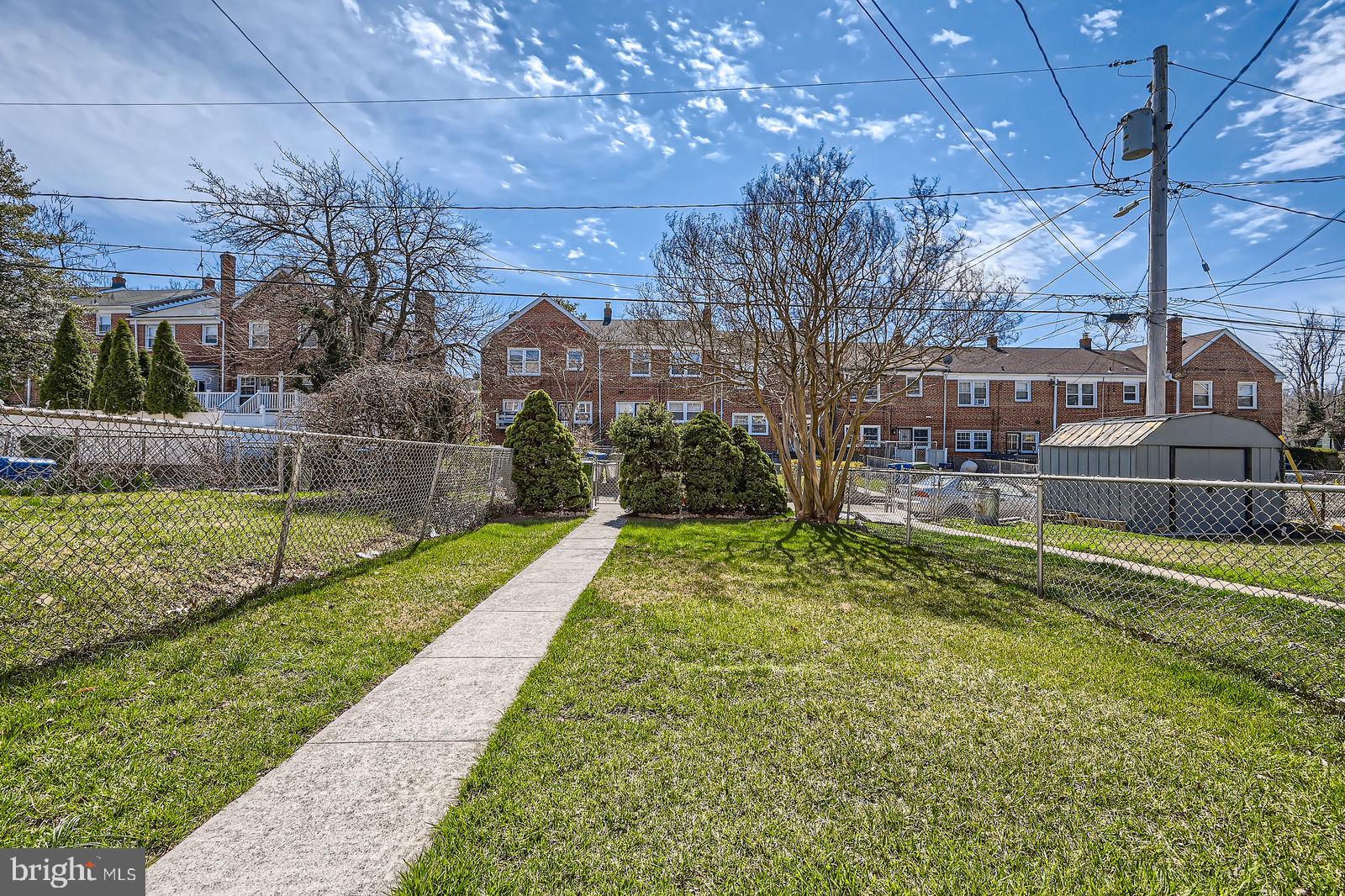 NORTHWOOD - Residential