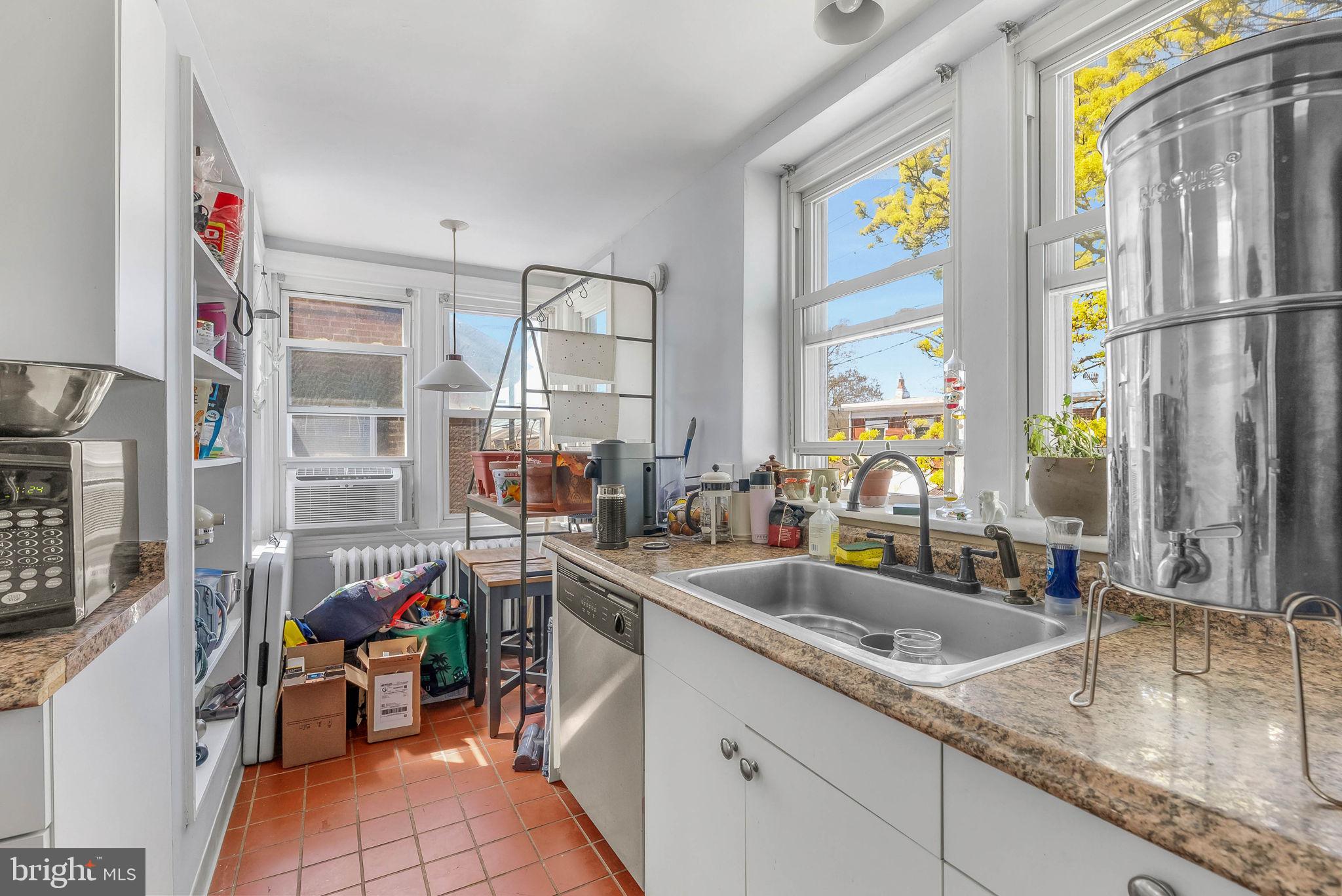 ROXBOROUGH - Residential