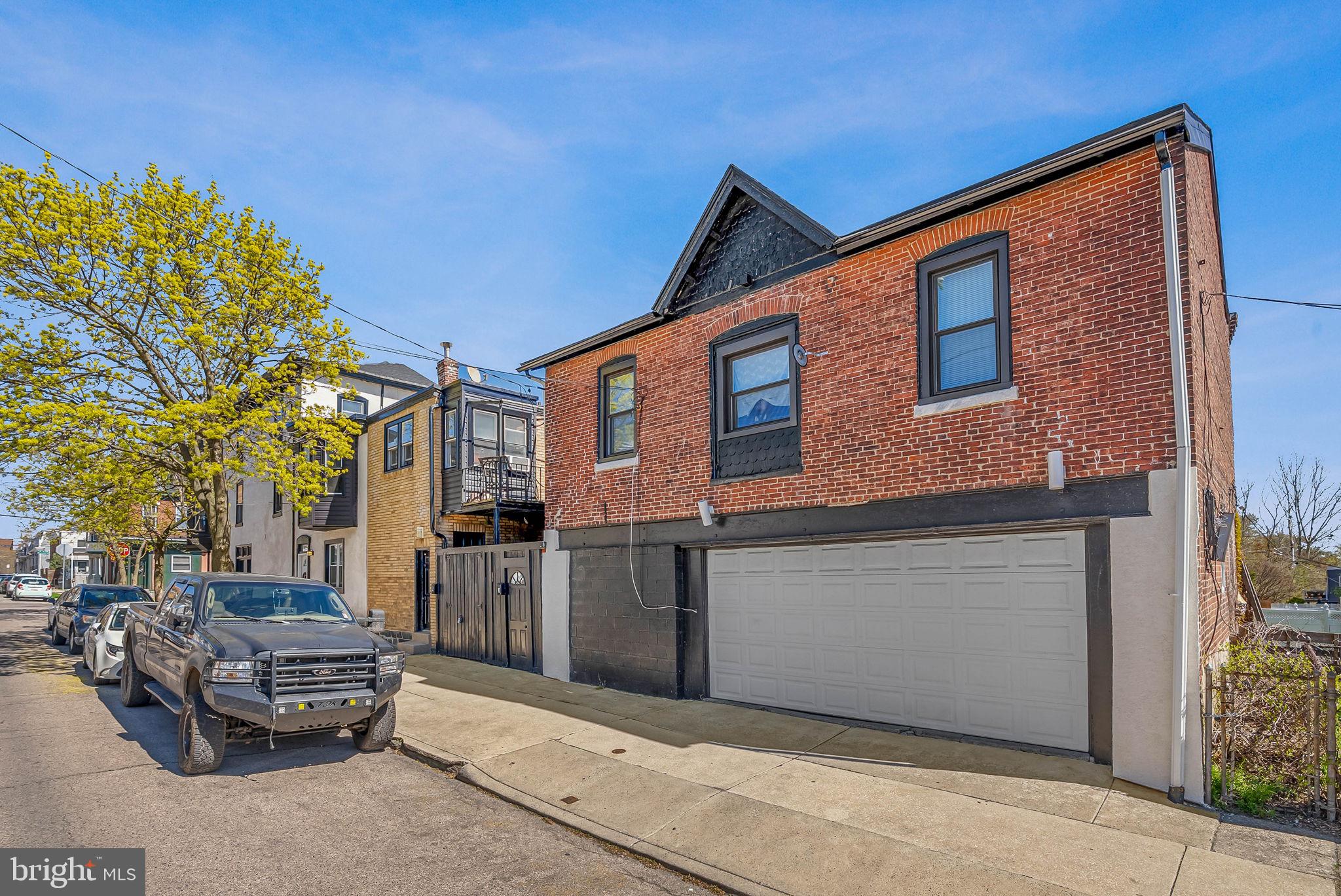 ROXBOROUGH - Residential