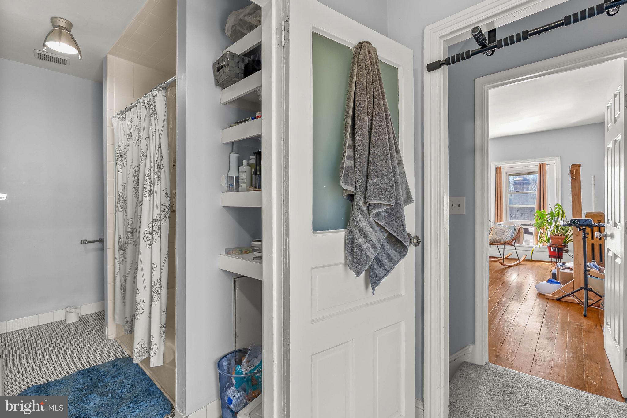 ROXBOROUGH - Residential