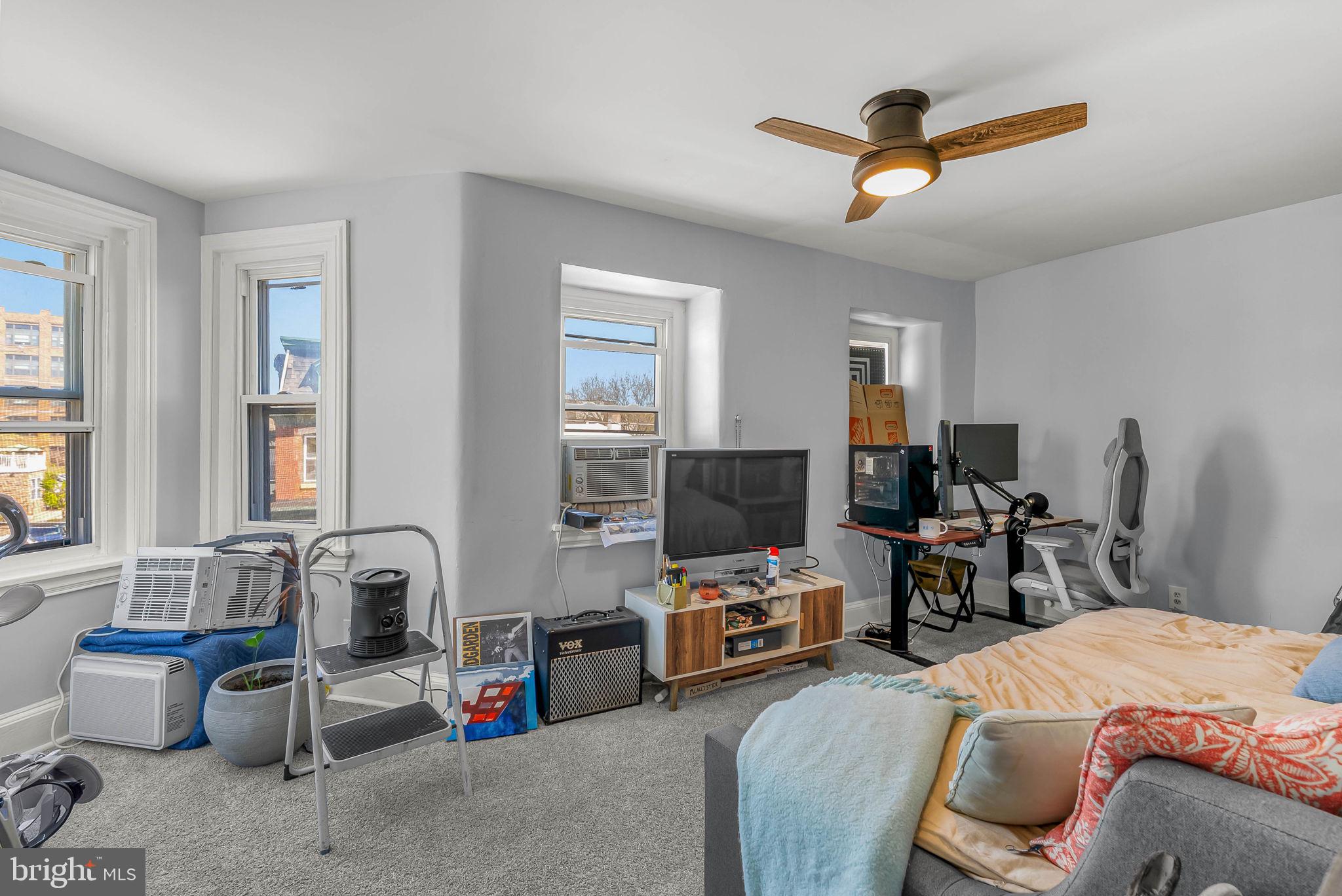 ROXBOROUGH - Residential