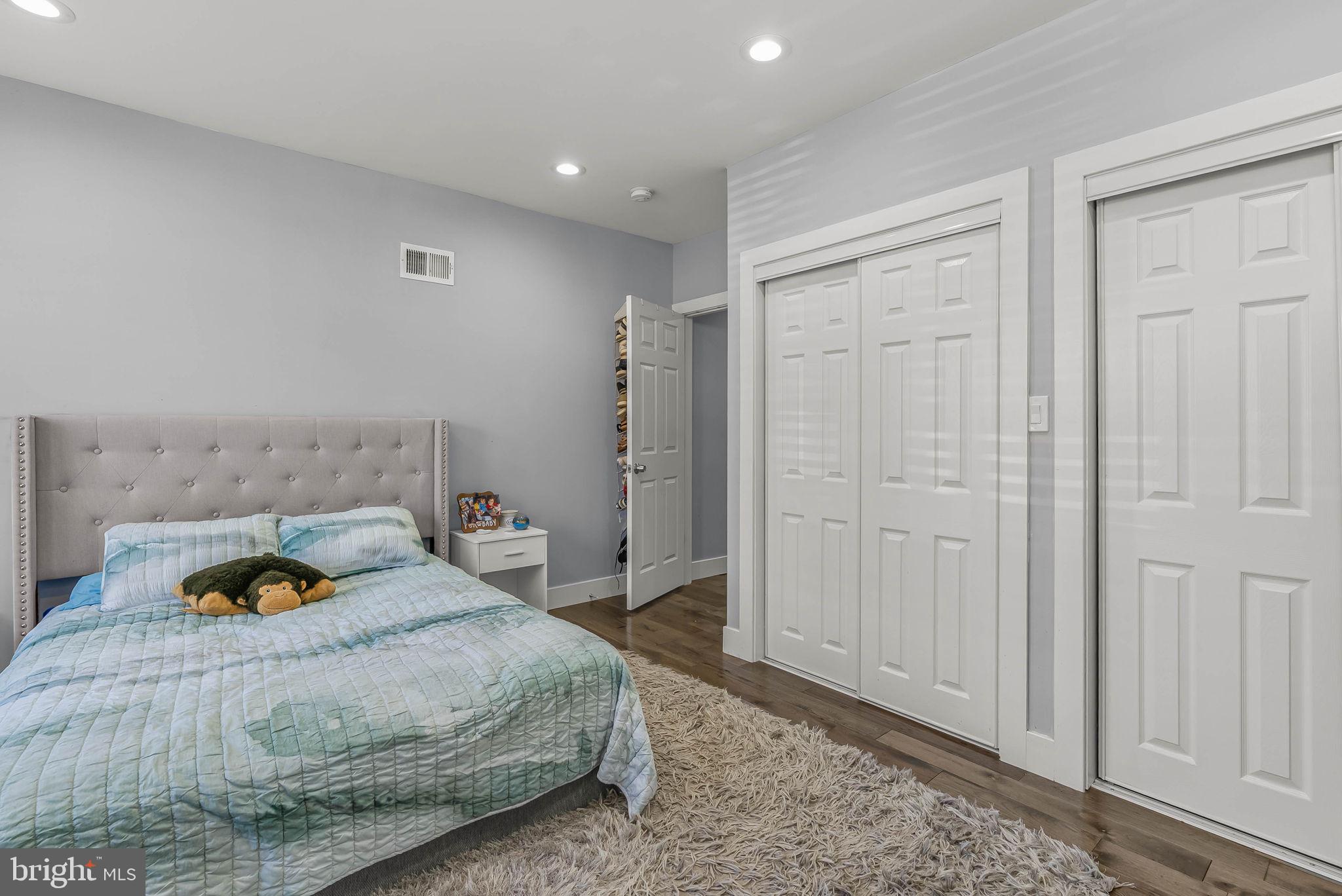 ROXBOROUGH - Residential