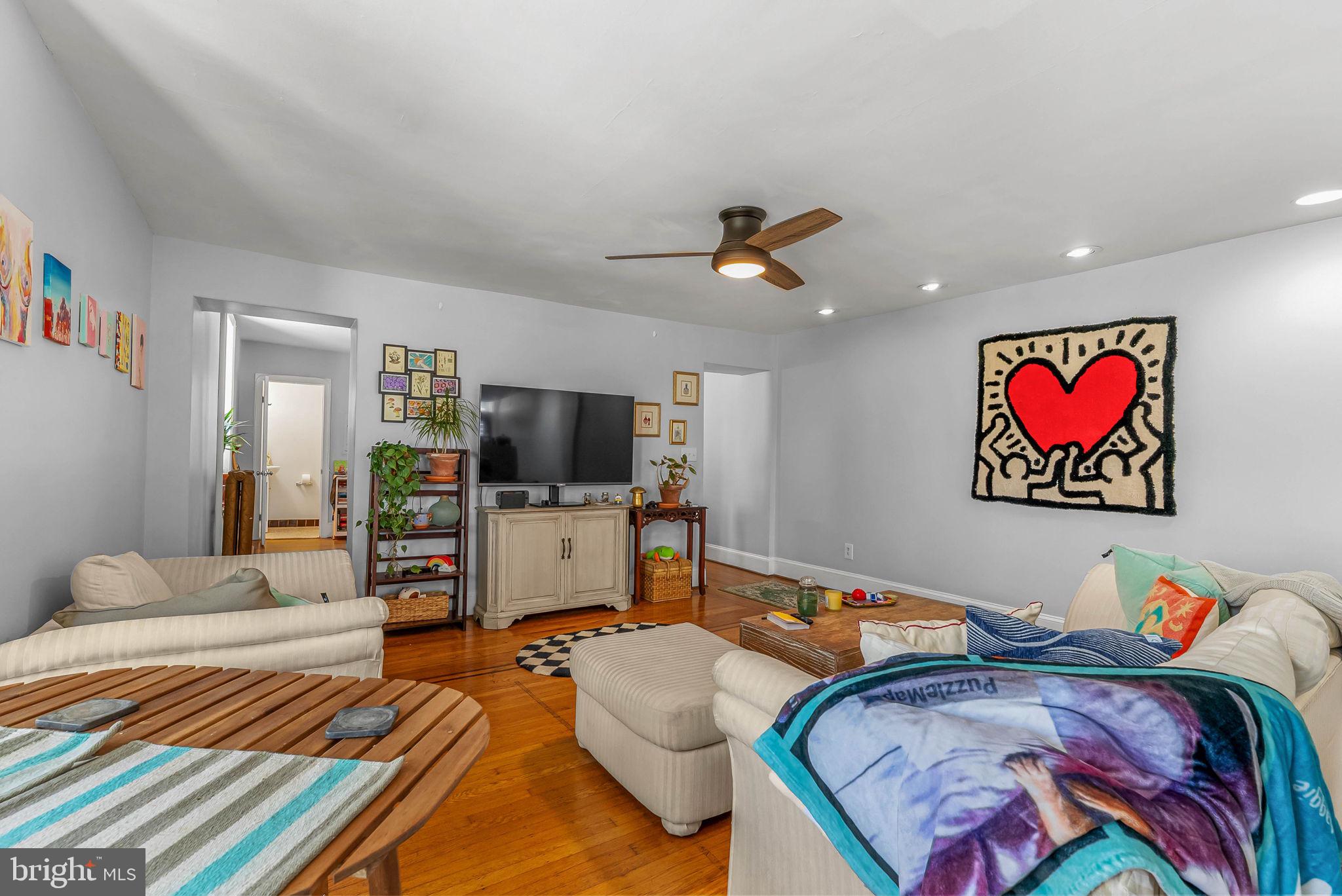 ROXBOROUGH - Residential