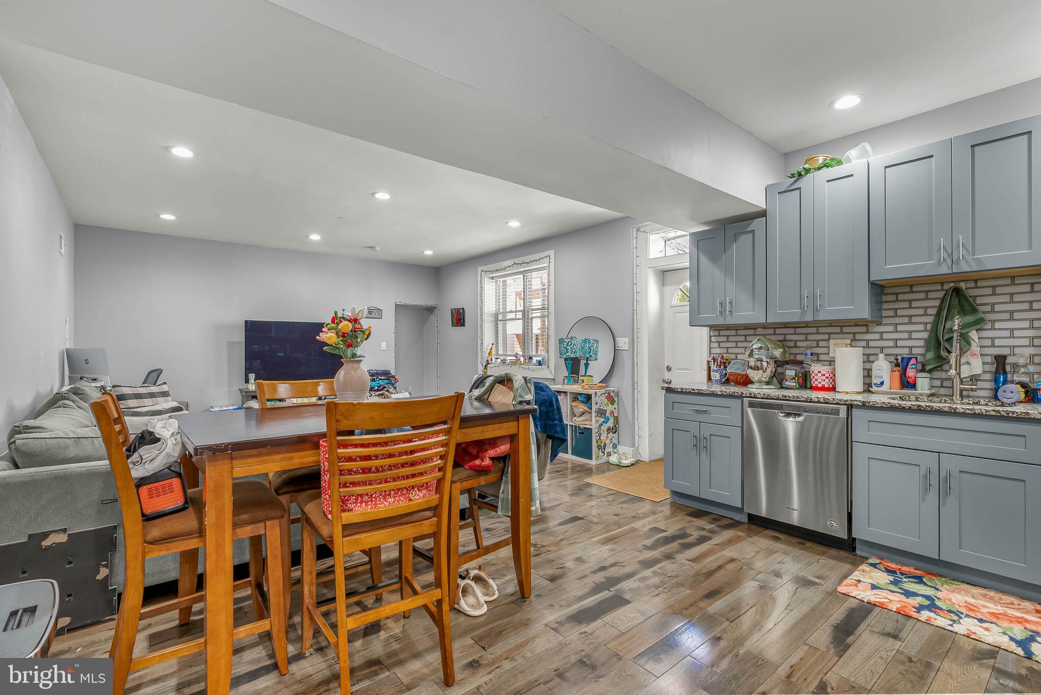 ROXBOROUGH - Residential