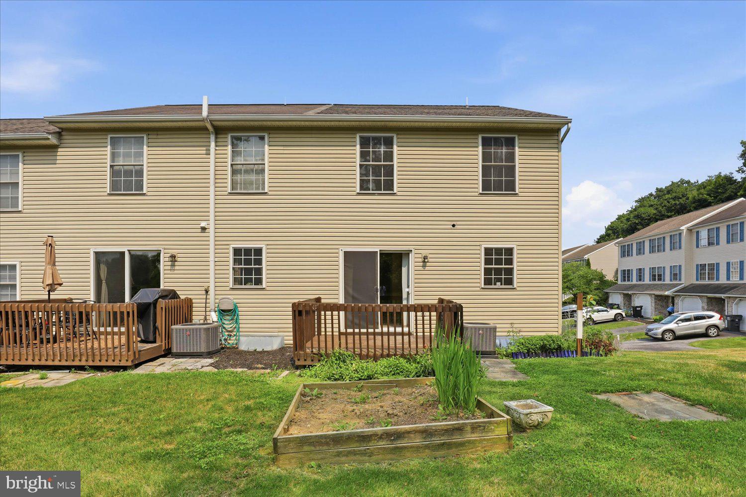 OAK RIDGE COMMONS - Residential