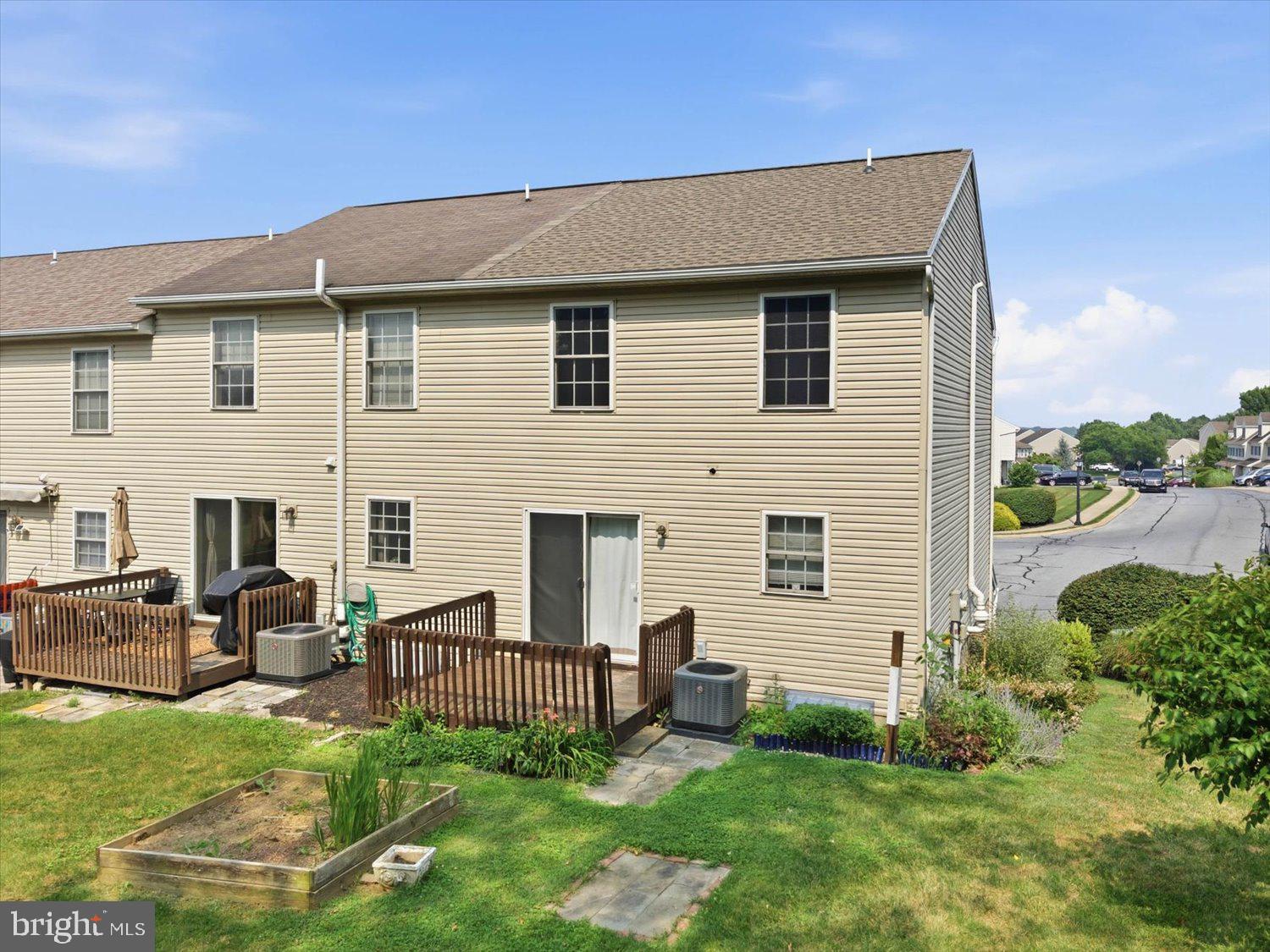 OAK RIDGE COMMONS - Residential