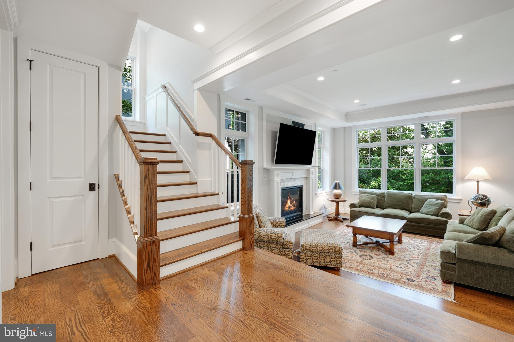 CHEVY CHASE - Residential