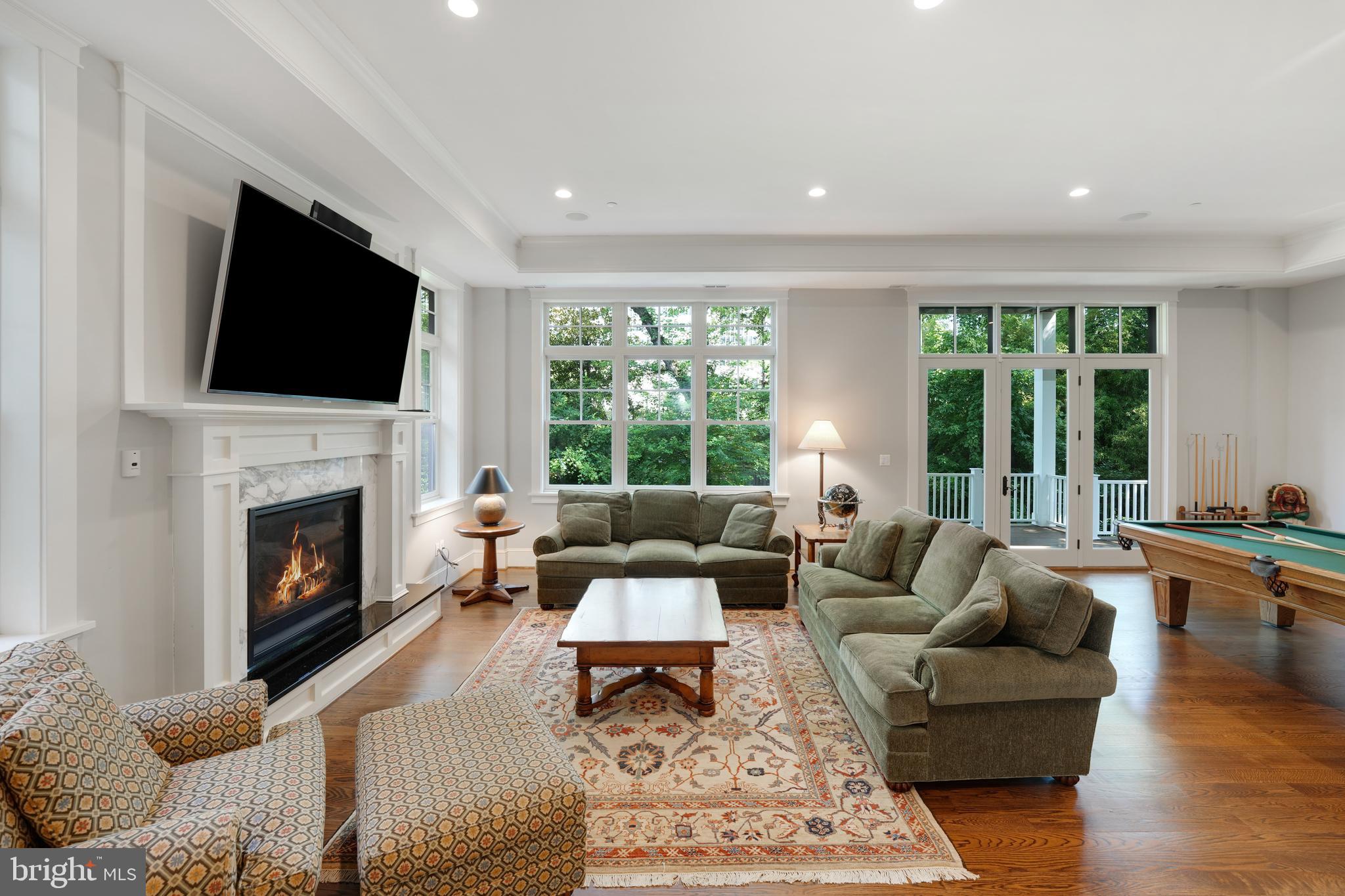CHEVY CHASE - Residential