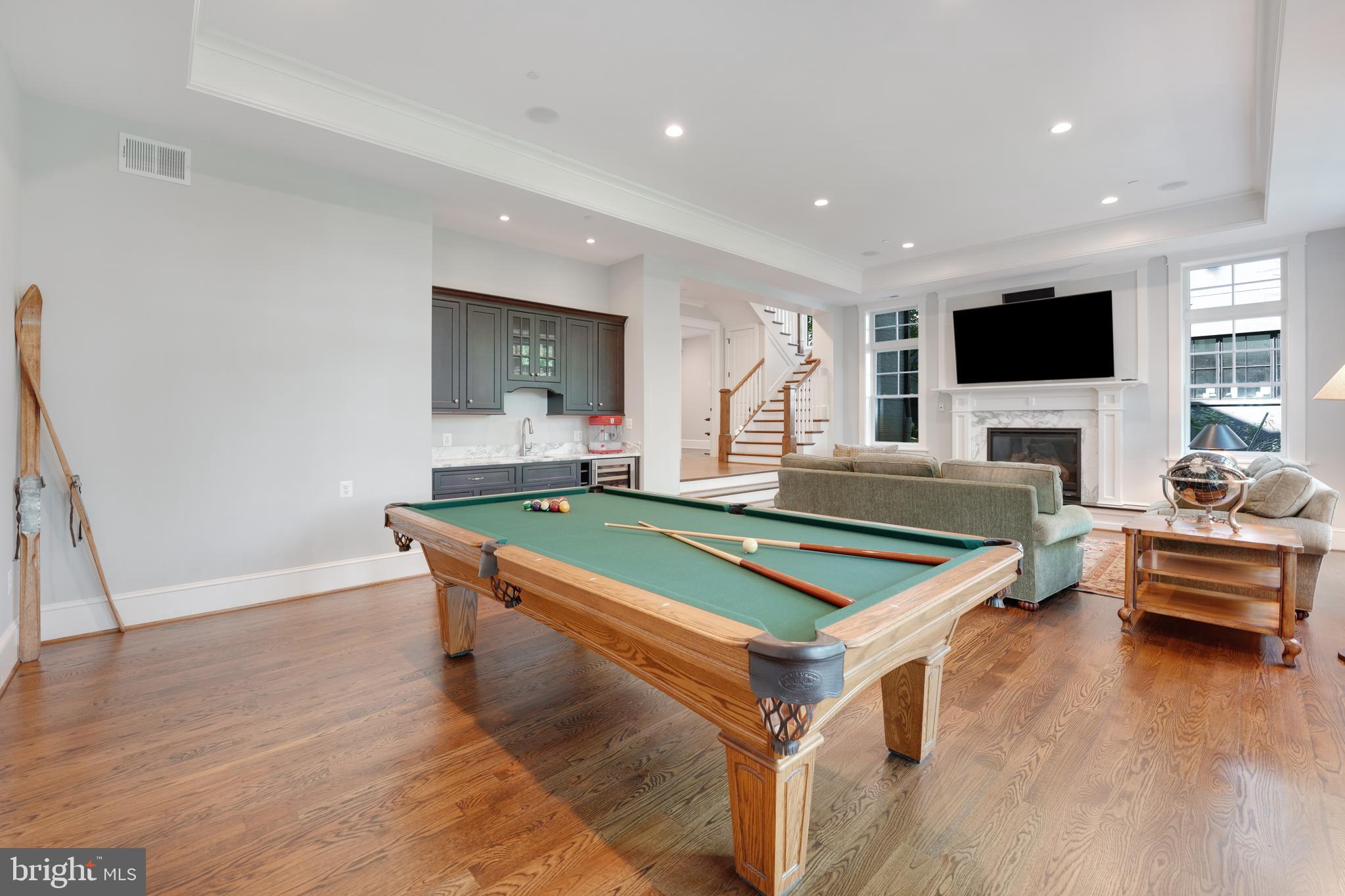 CHEVY CHASE - Residential