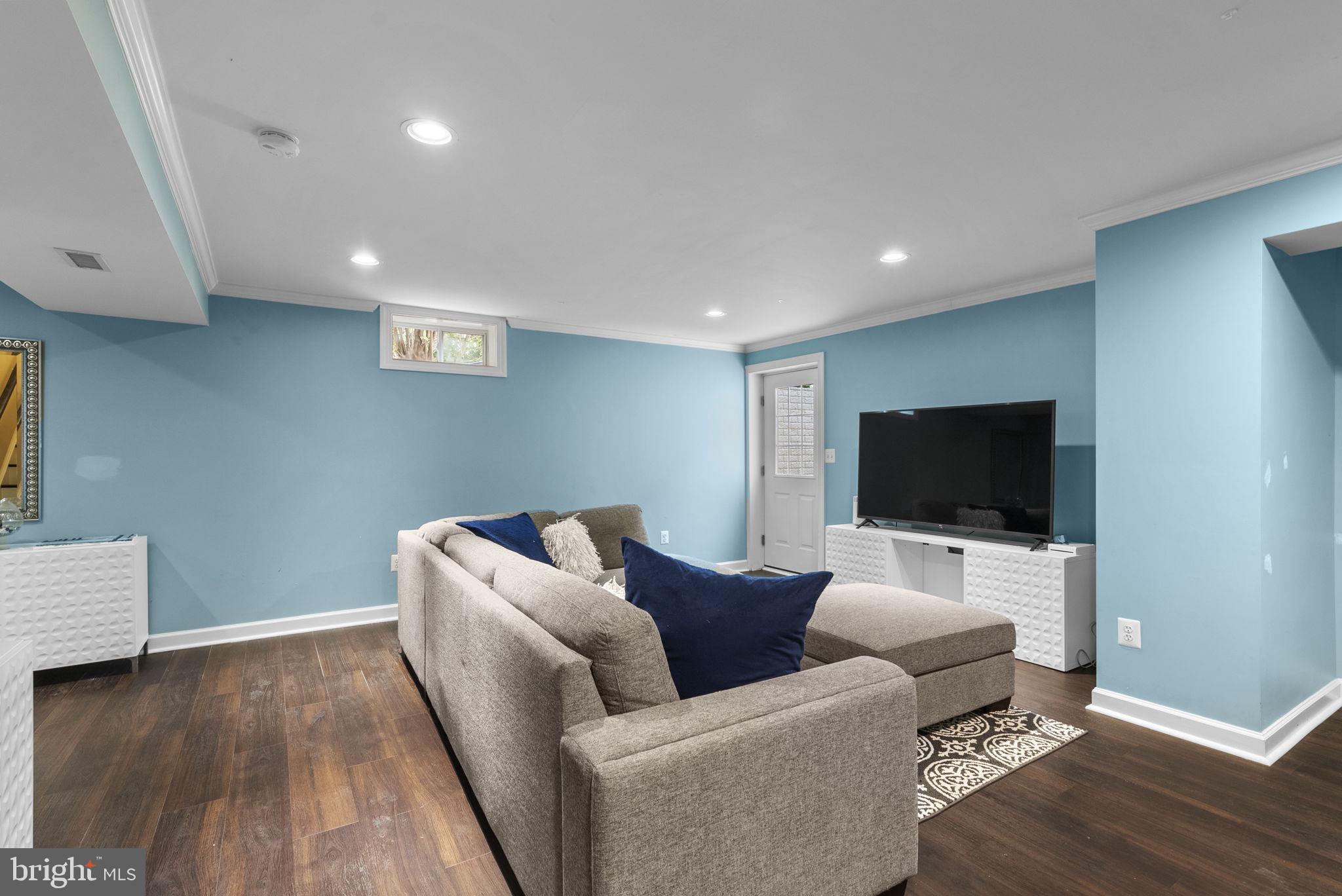 LAKELANDS - Residential