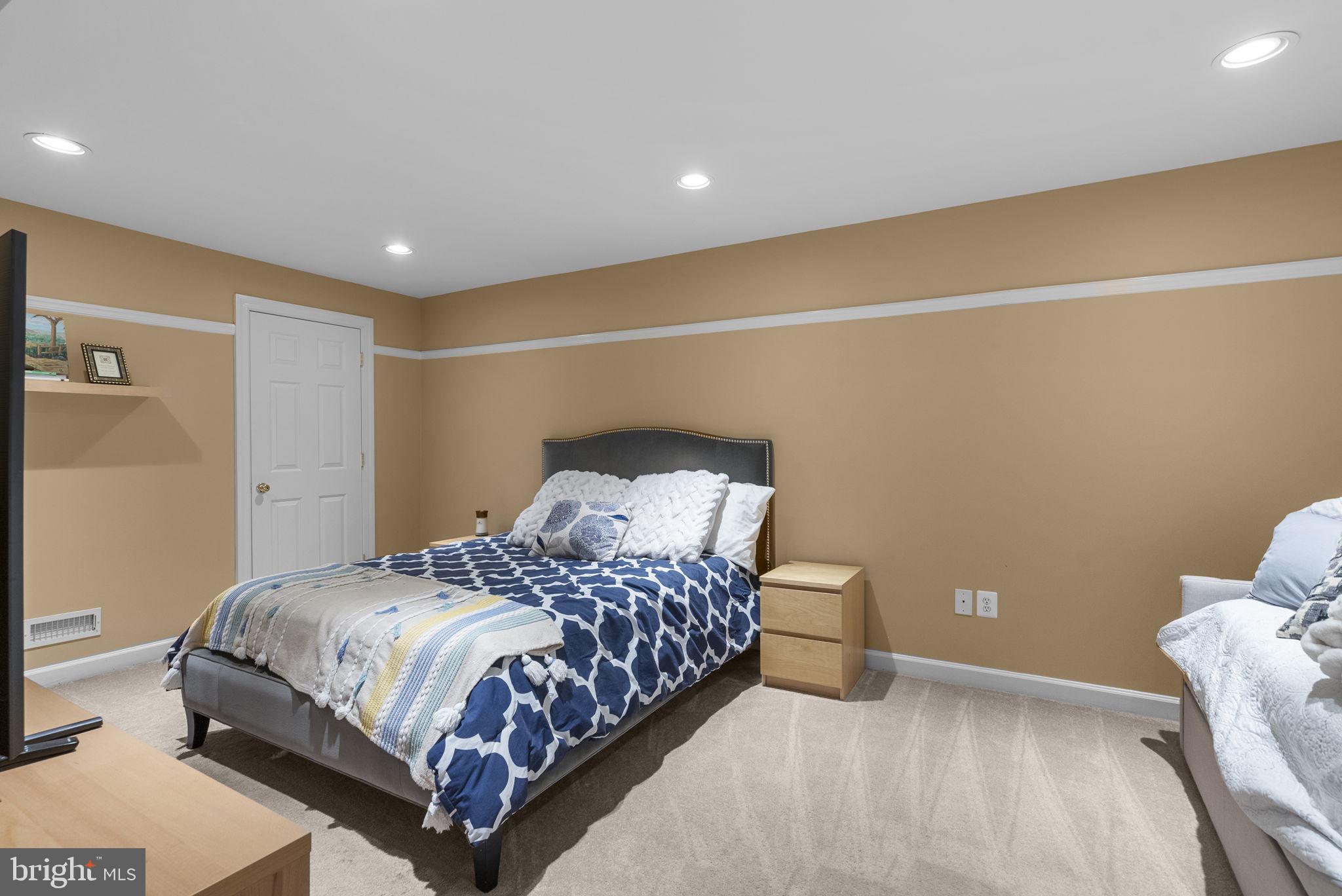 LAKELANDS - Residential