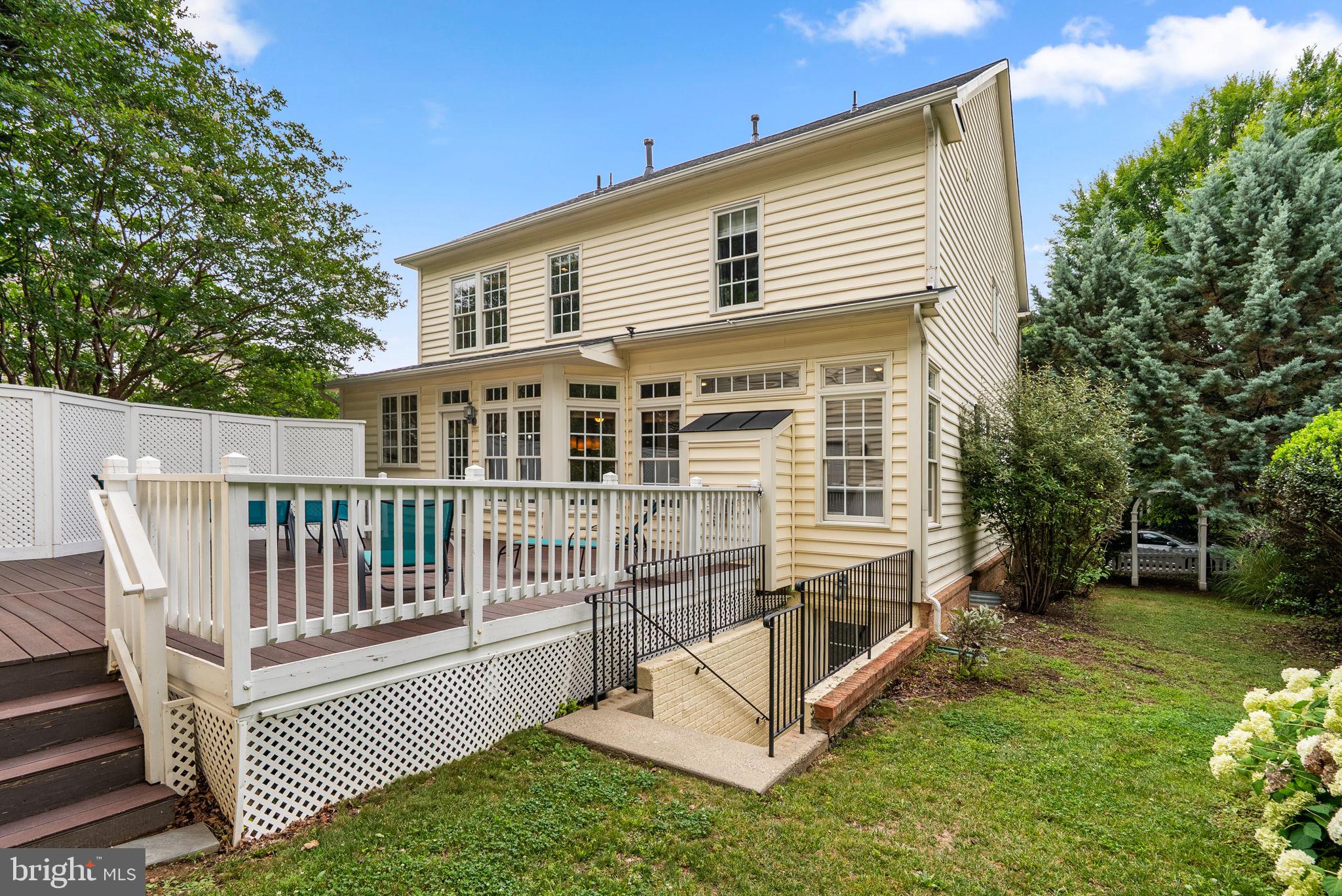 LAKELANDS - Residential