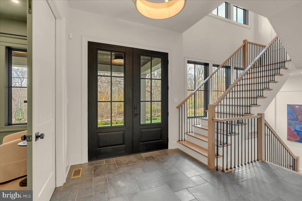 ROXBOROUGH - Residential