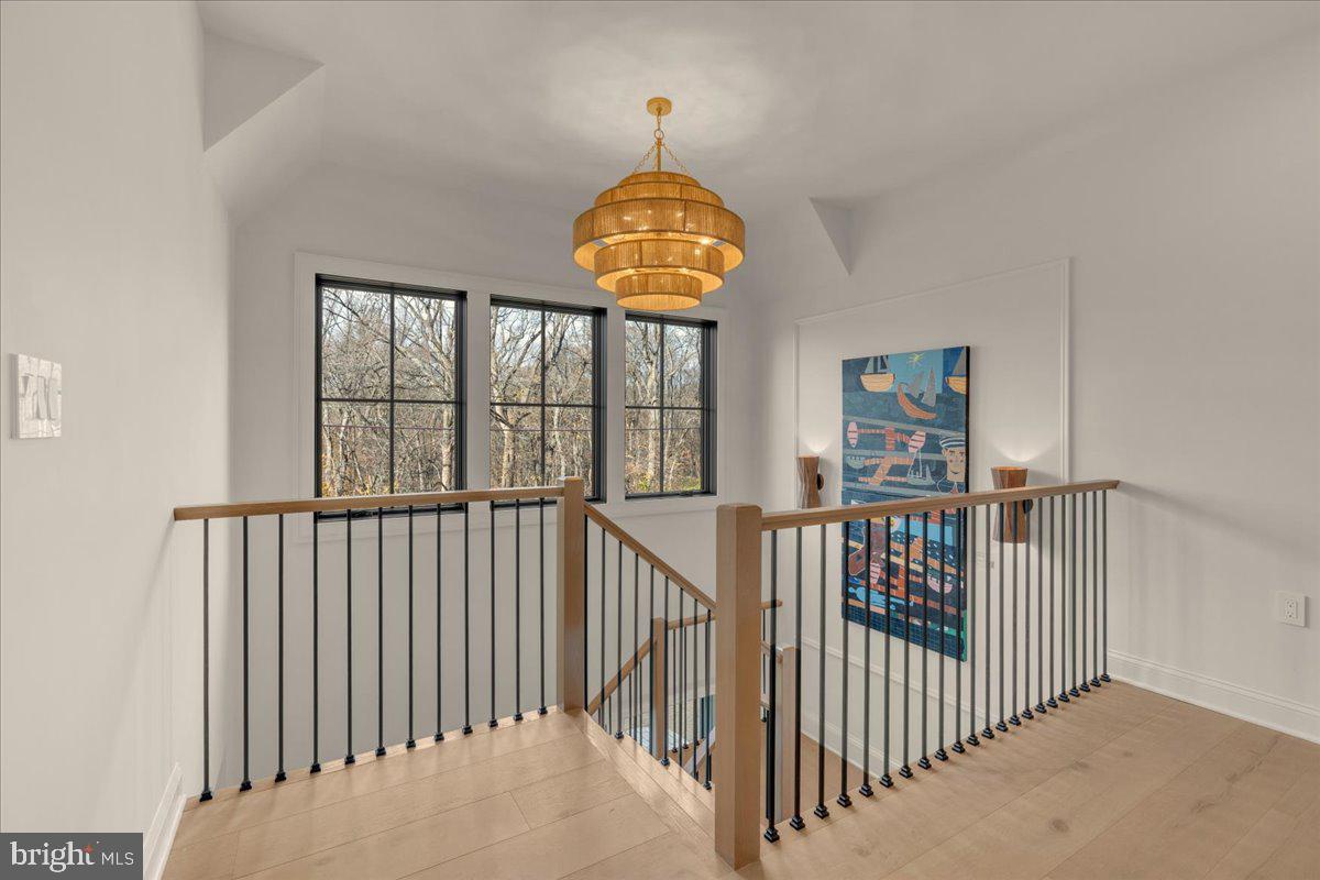 ROXBOROUGH - Residential