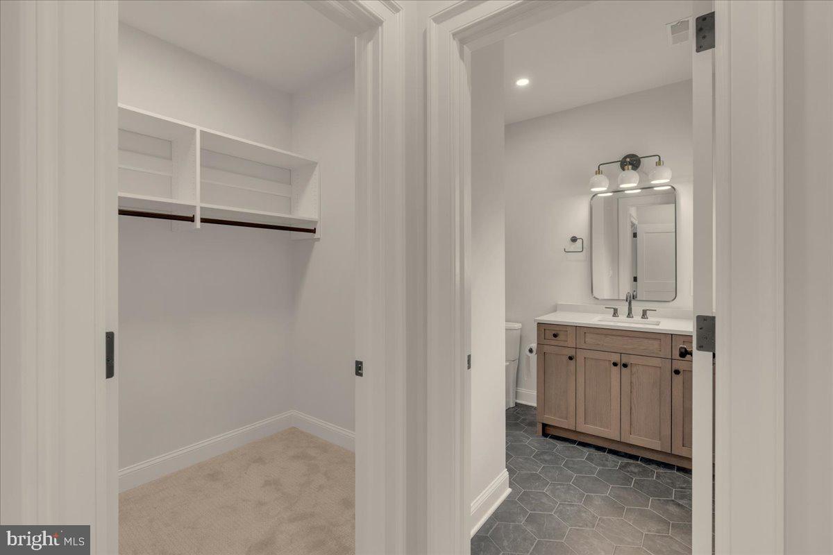 ROXBOROUGH - Residential