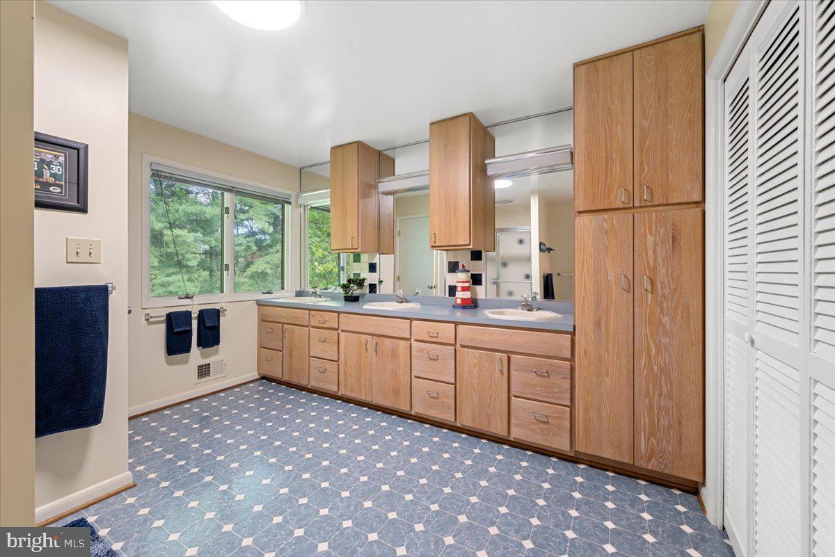 SHULL - Residential