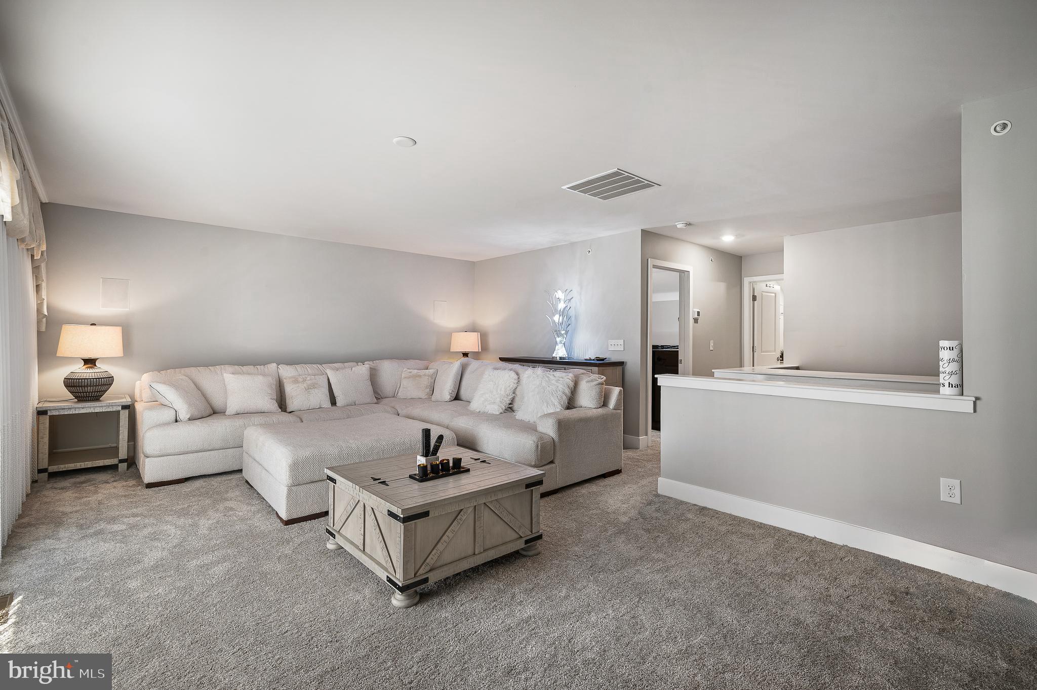 WATERSIDE - Residential