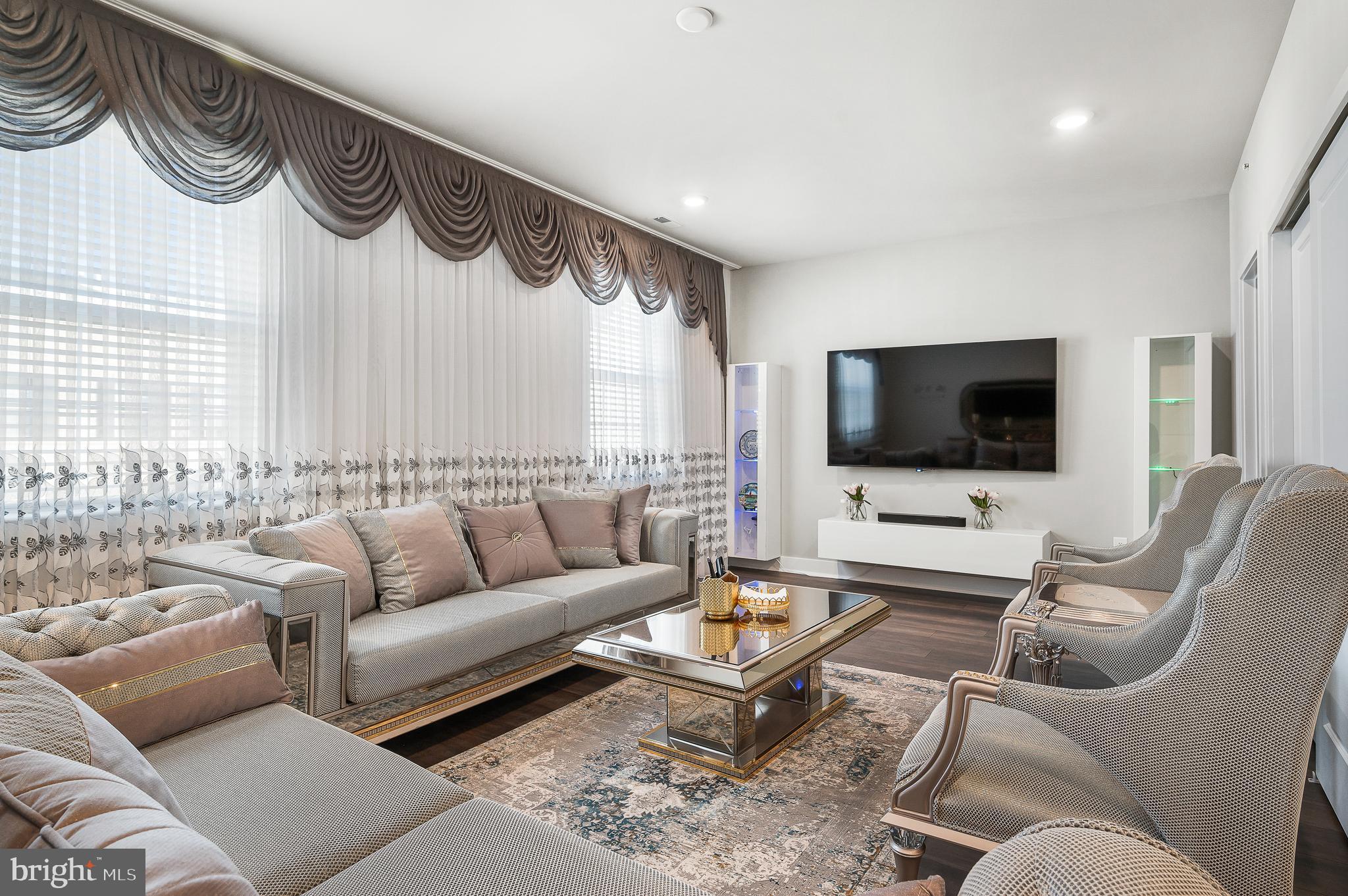 WATERSIDE - Residential