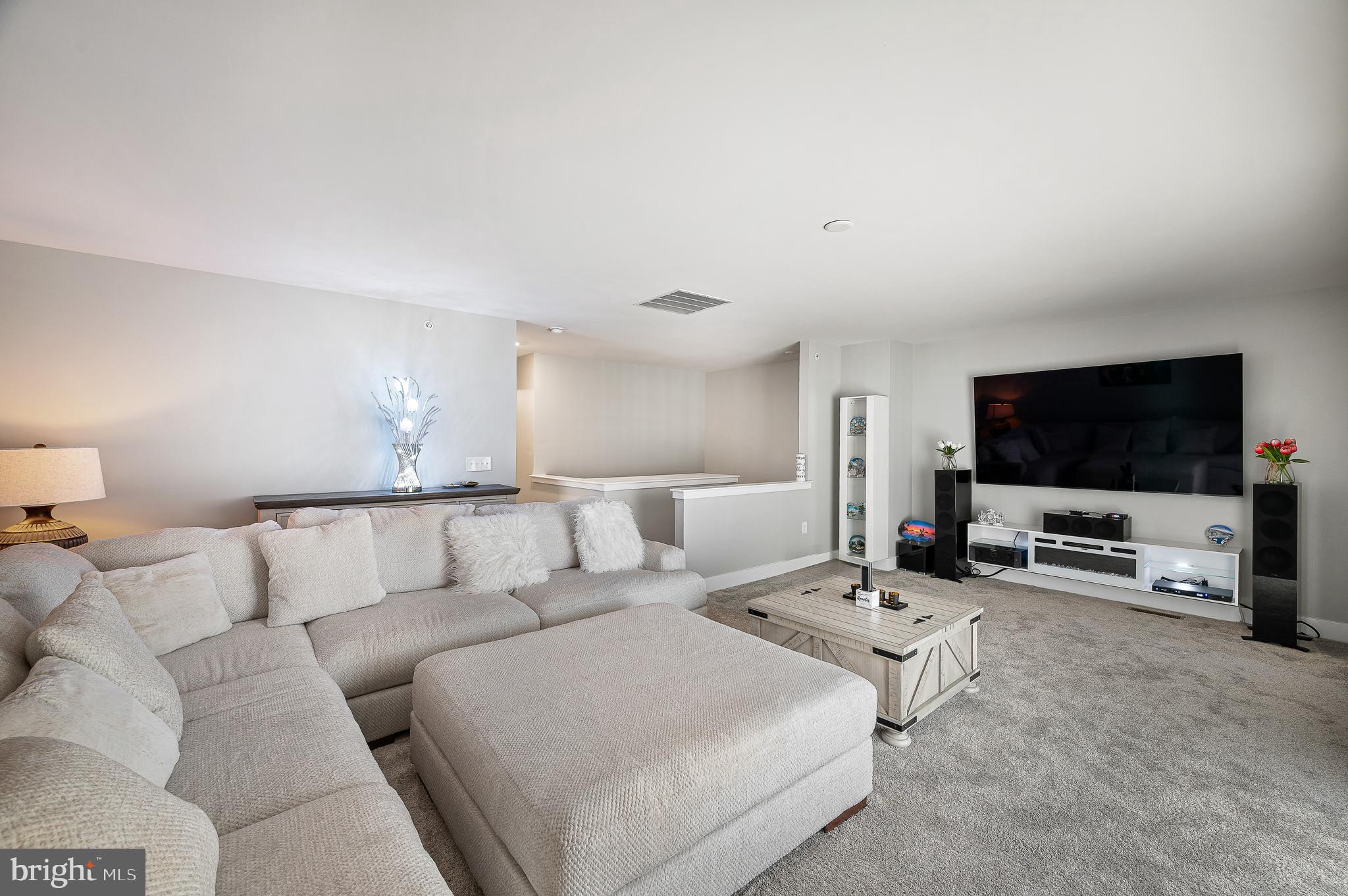 WATERSIDE - Residential