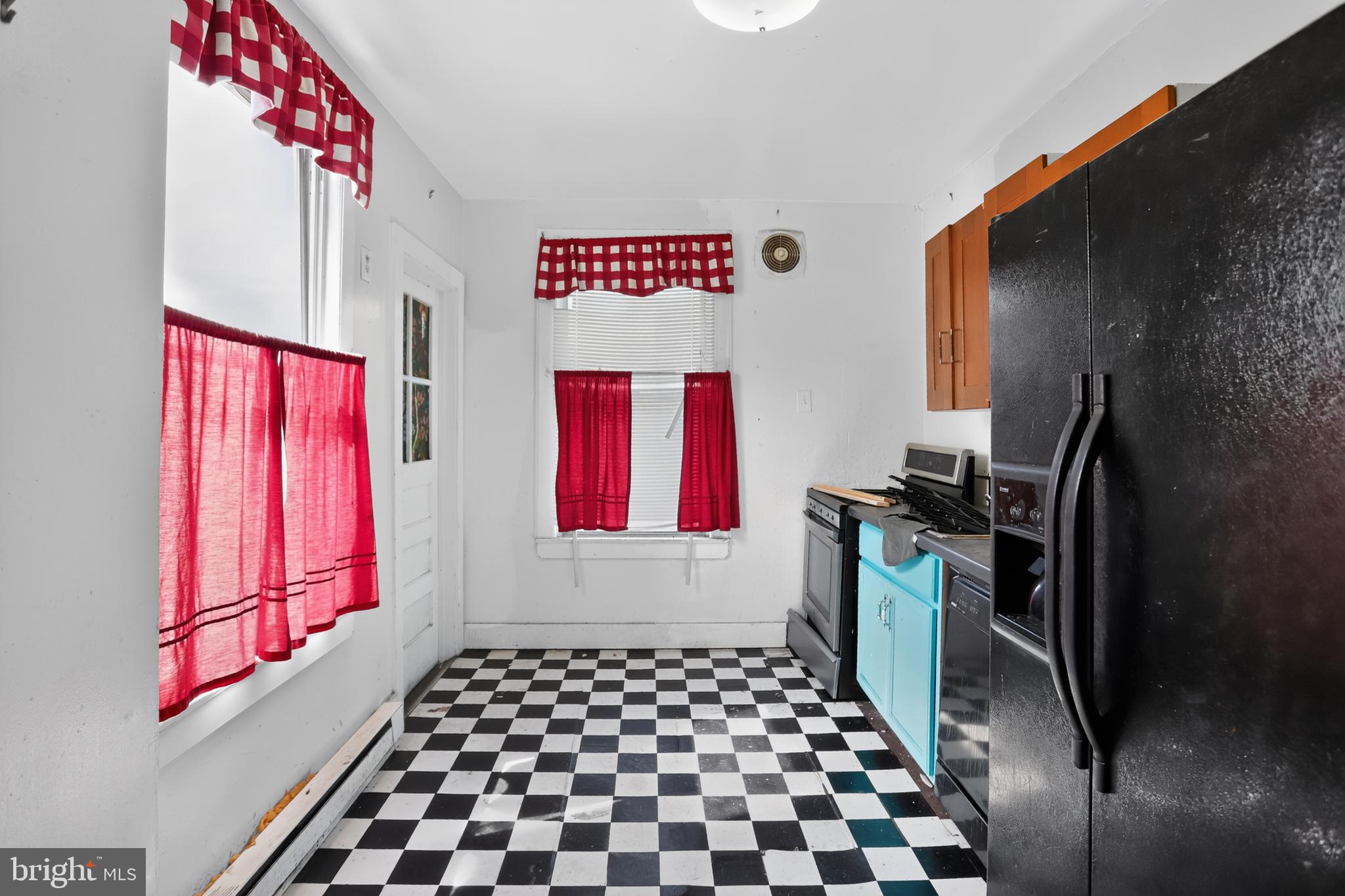 LAWNCREST - Residential