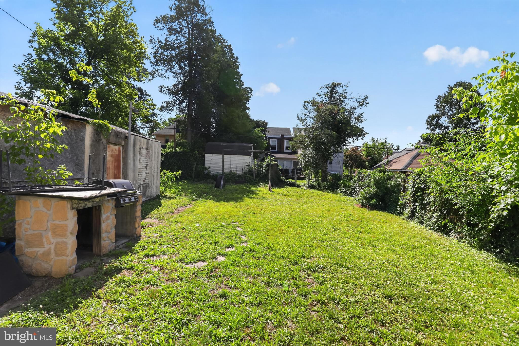 LAWNCREST - Residential