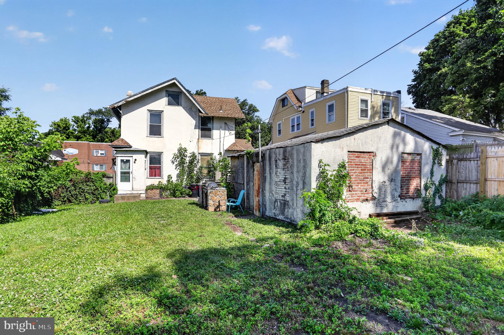 LAWNCREST - Residential