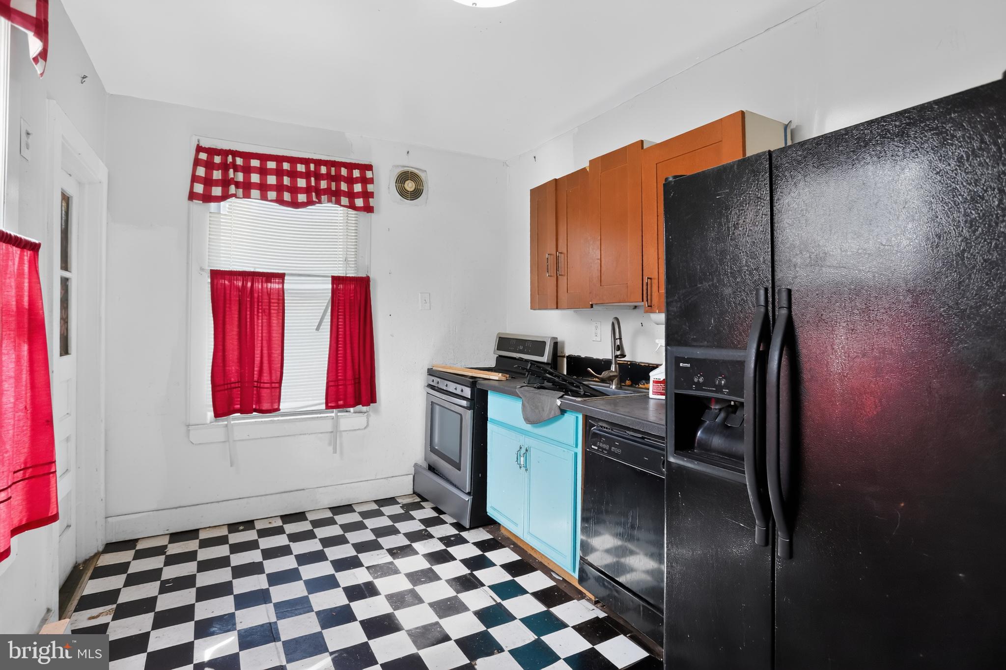 LAWNCREST - Residential