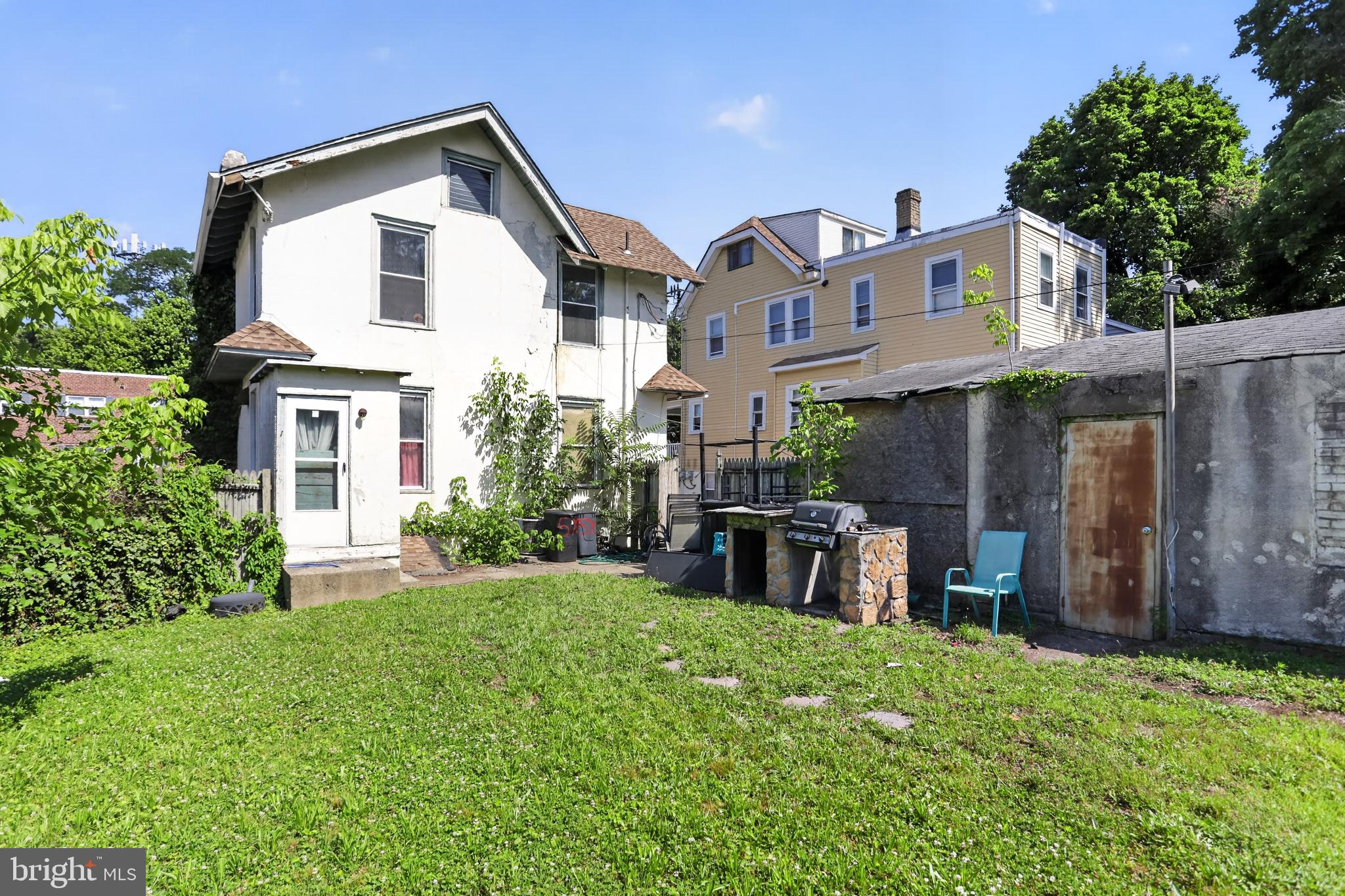 LAWNCREST - Residential